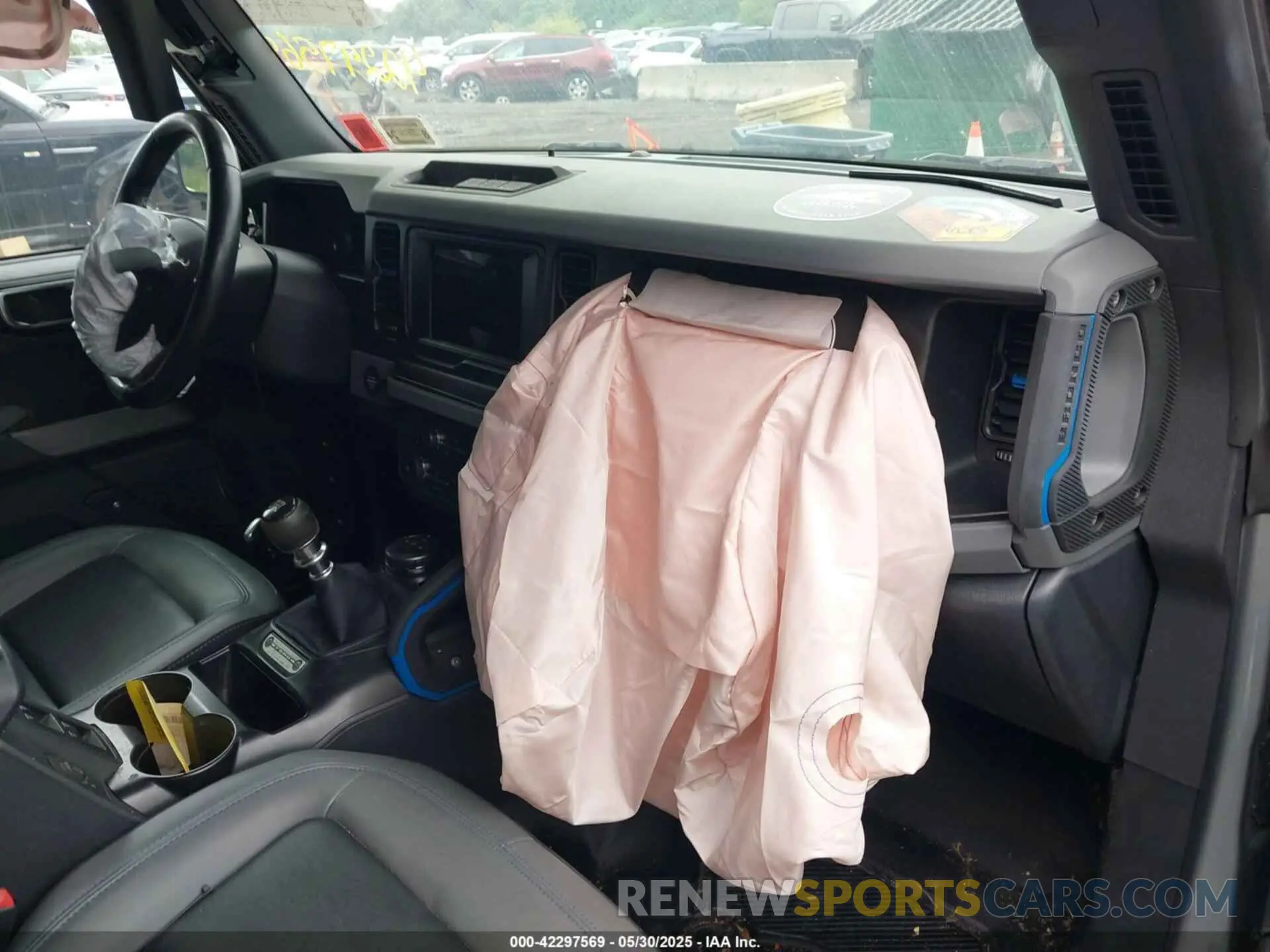 5 Photograph of a damaged car 1FMDE5BH4NLA78737 FORD BRONCO 2022