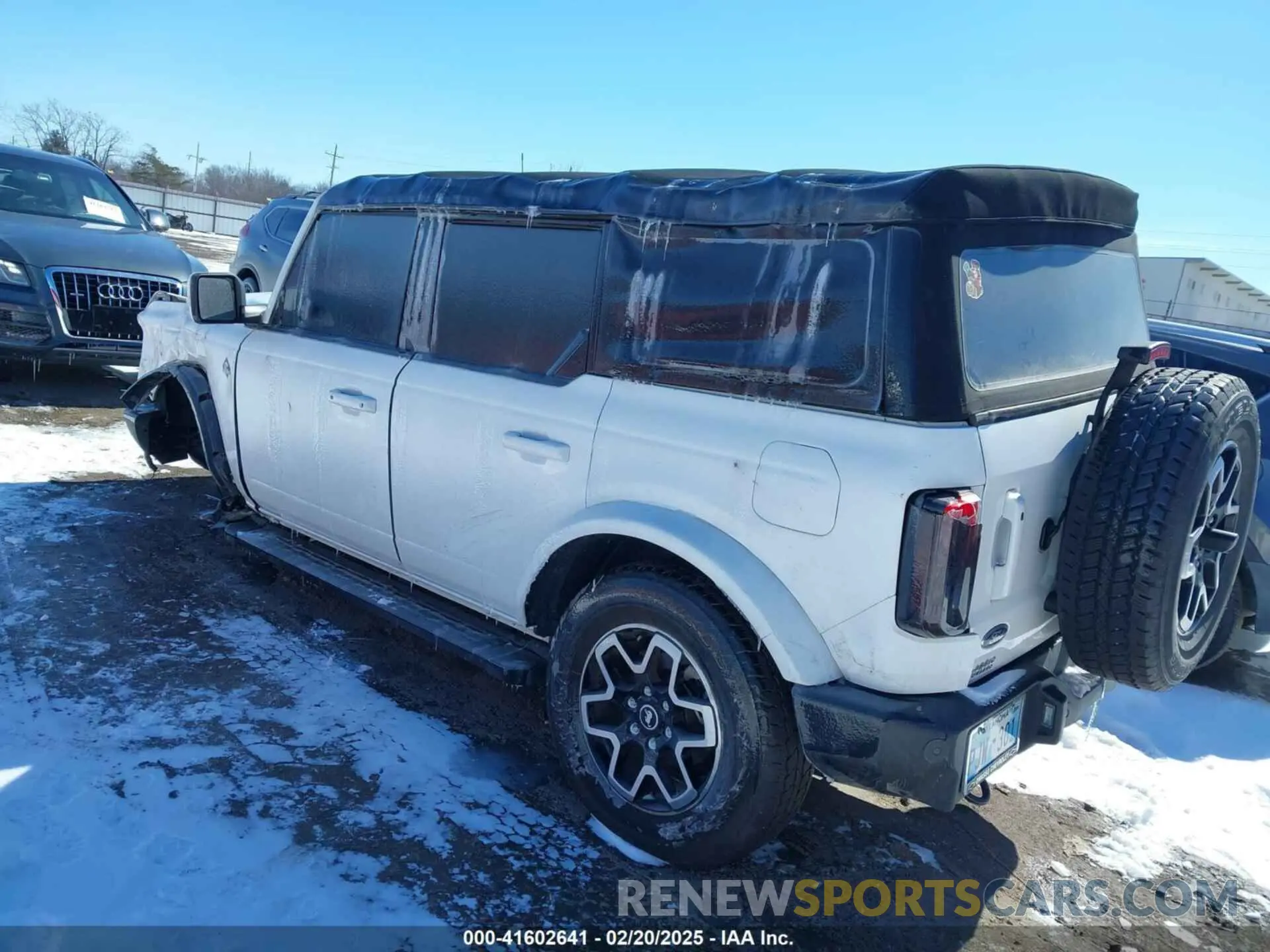 3 Photograph of a damaged car 1FMDE5BH4NLA99085 FORD BRONCO 2022