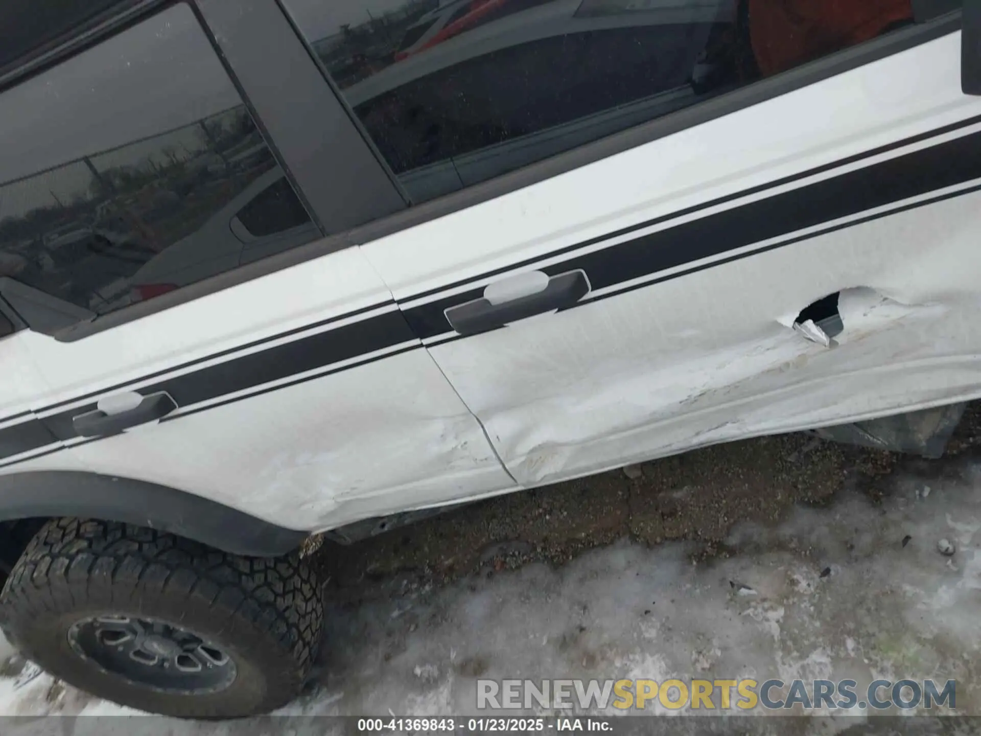 13 Photograph of a damaged car 1FMDE5BH6NLB13987 FORD BRONCO 2022