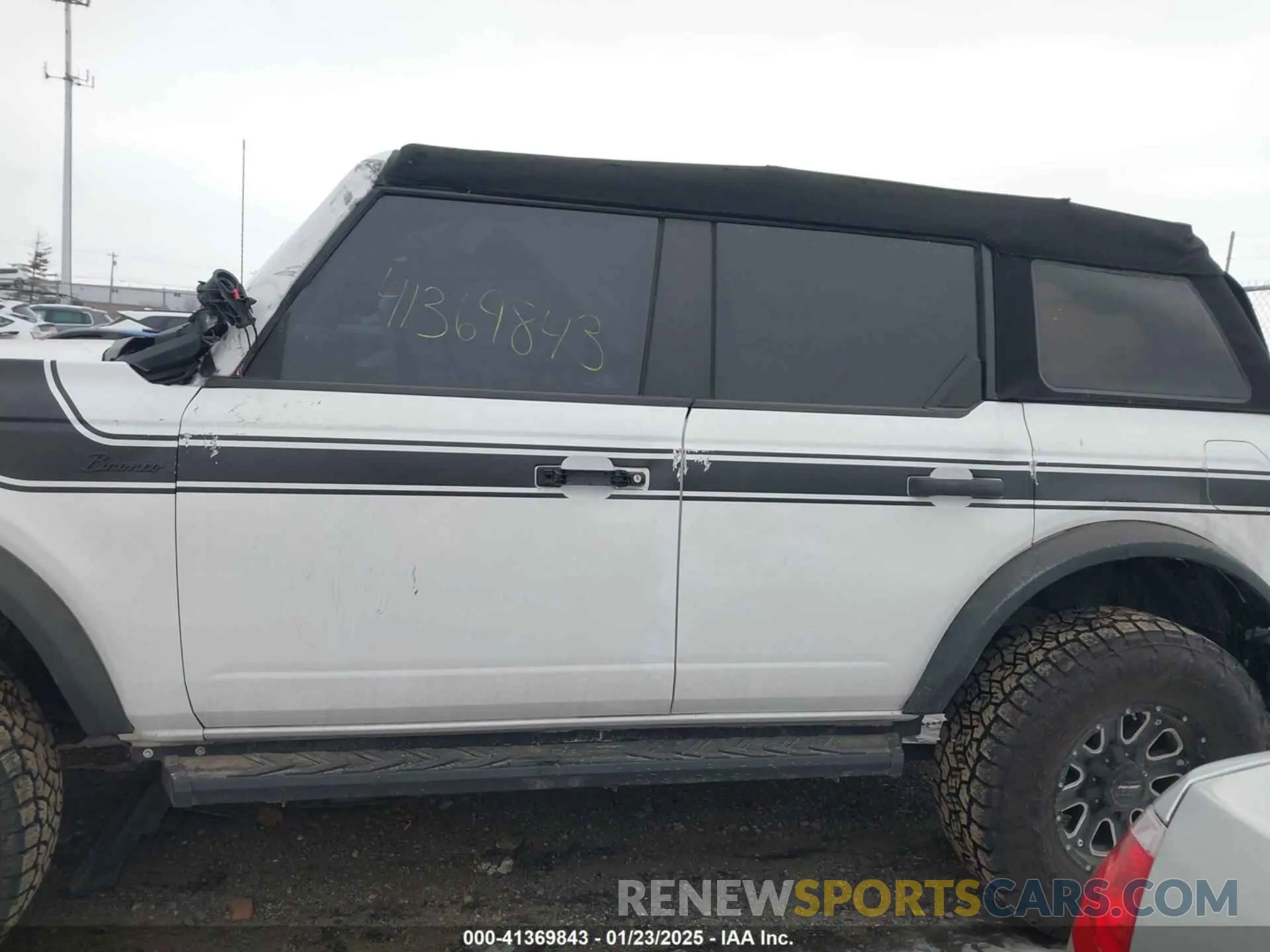 14 Photograph of a damaged car 1FMDE5BH6NLB13987 FORD BRONCO 2022