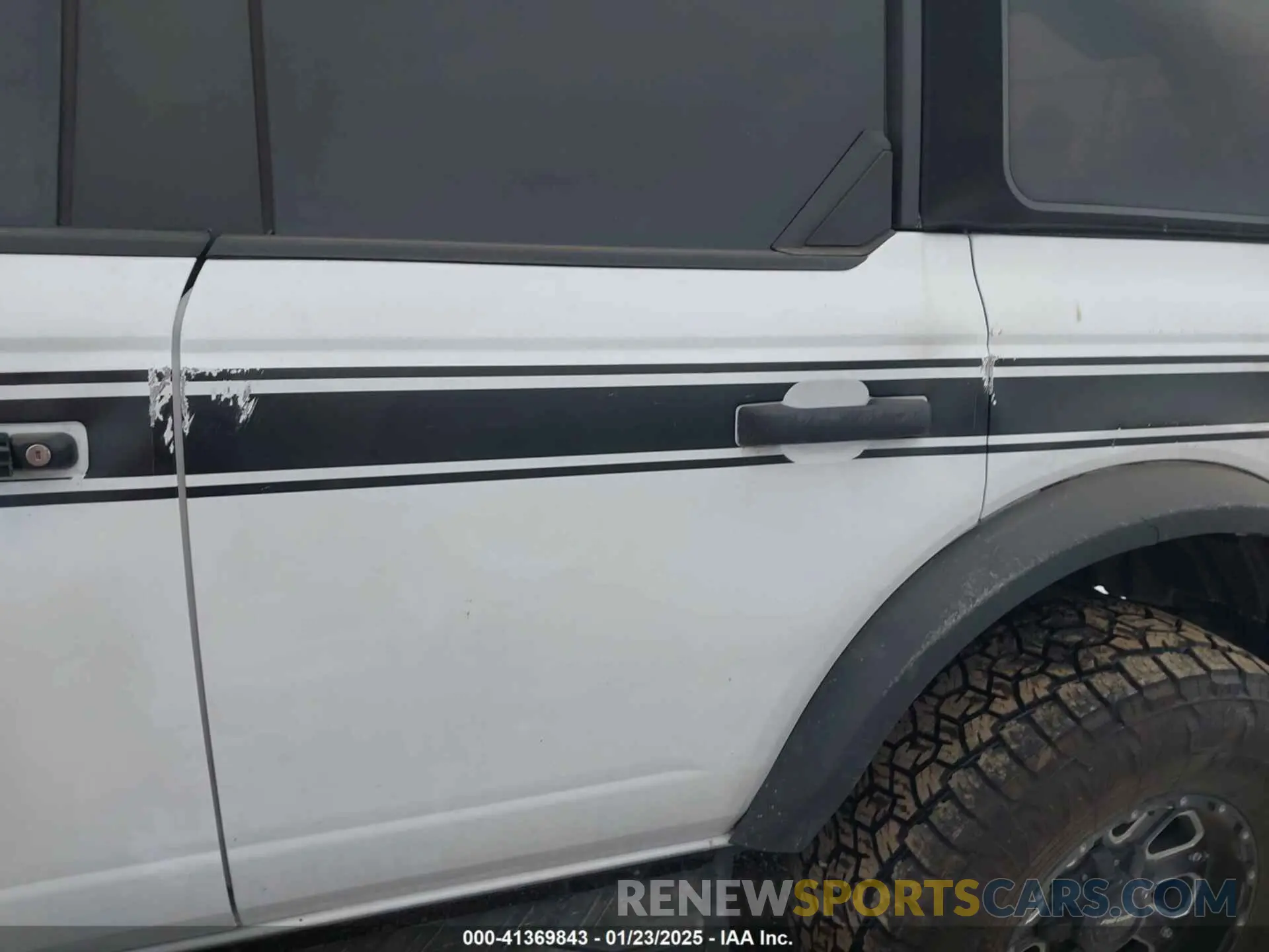 18 Photograph of a damaged car 1FMDE5BH6NLB13987 FORD BRONCO 2022