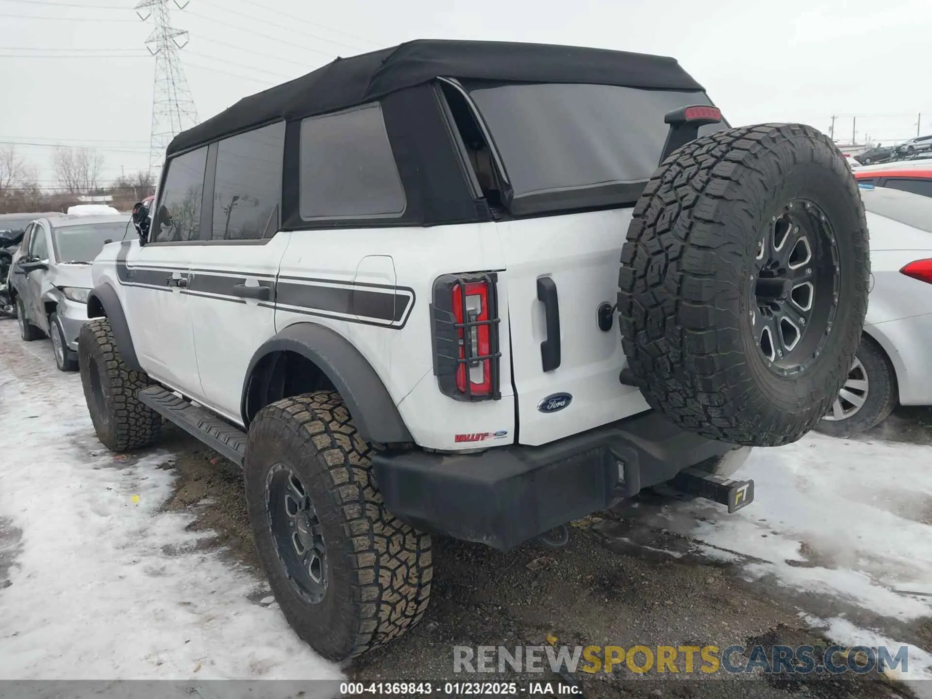 3 Photograph of a damaged car 1FMDE5BH6NLB13987 FORD BRONCO 2022