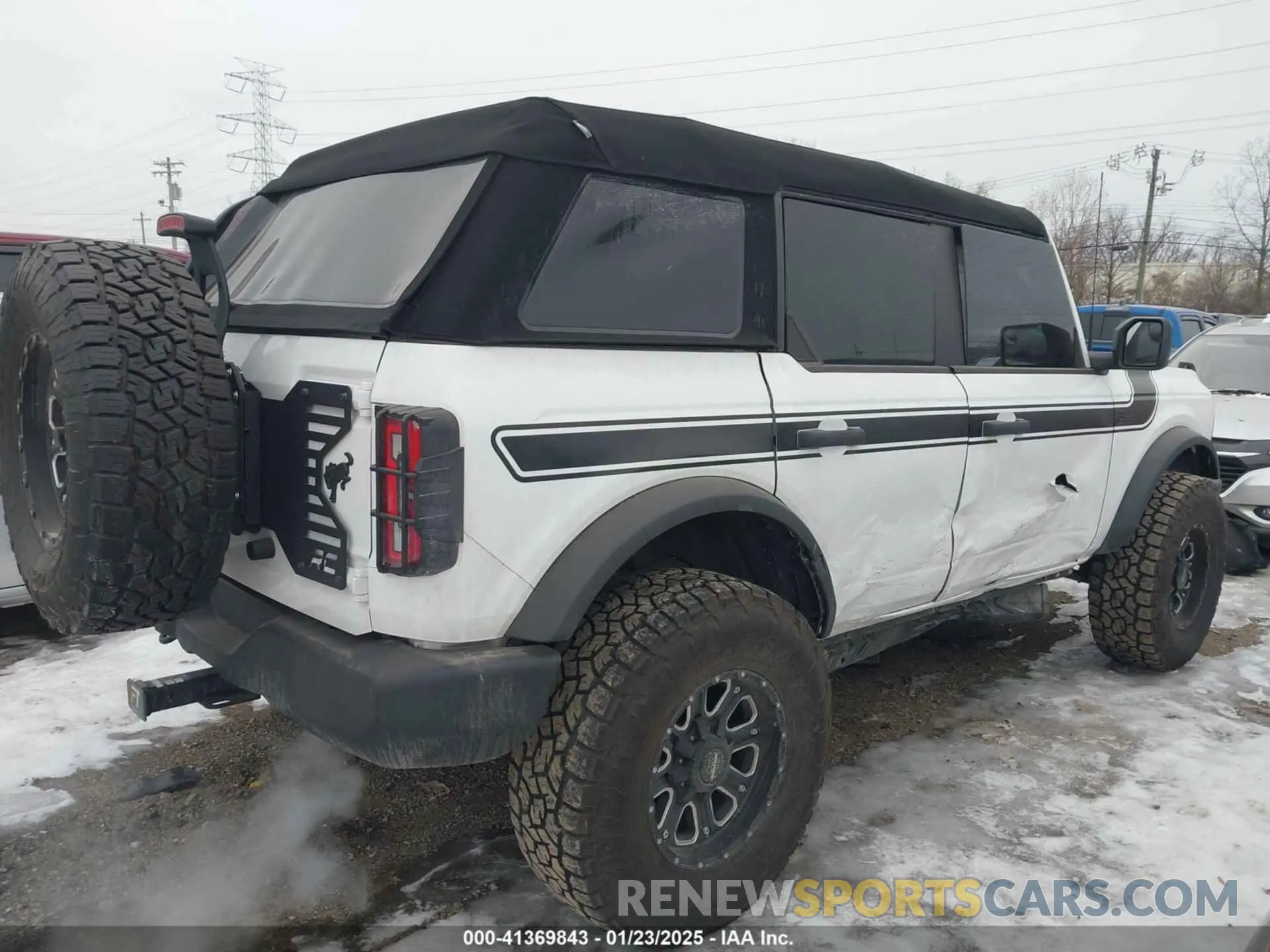 4 Photograph of a damaged car 1FMDE5BH6NLB13987 FORD BRONCO 2022