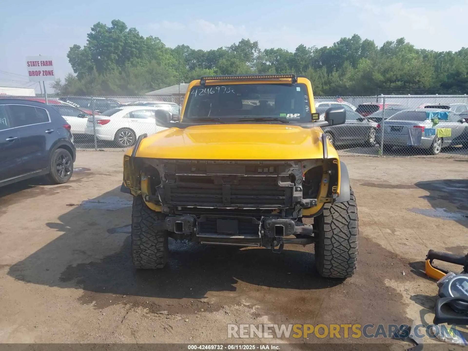 13 Photograph of a damaged car 1FMDE5BH8NLB86567 FORD BRONCO 2022