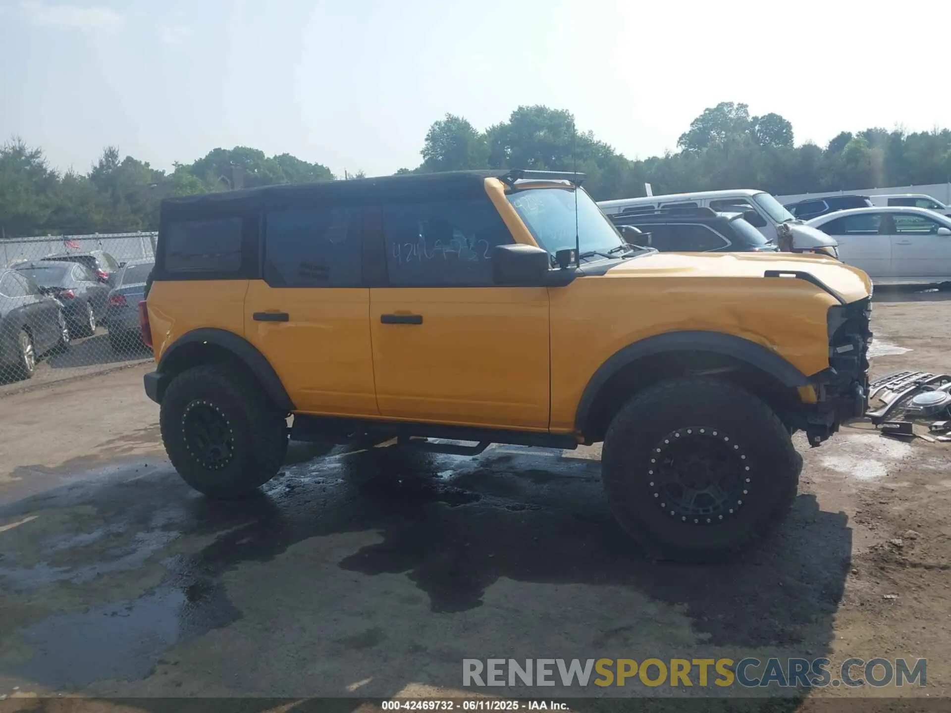 14 Photograph of a damaged car 1FMDE5BH8NLB86567 FORD BRONCO 2022