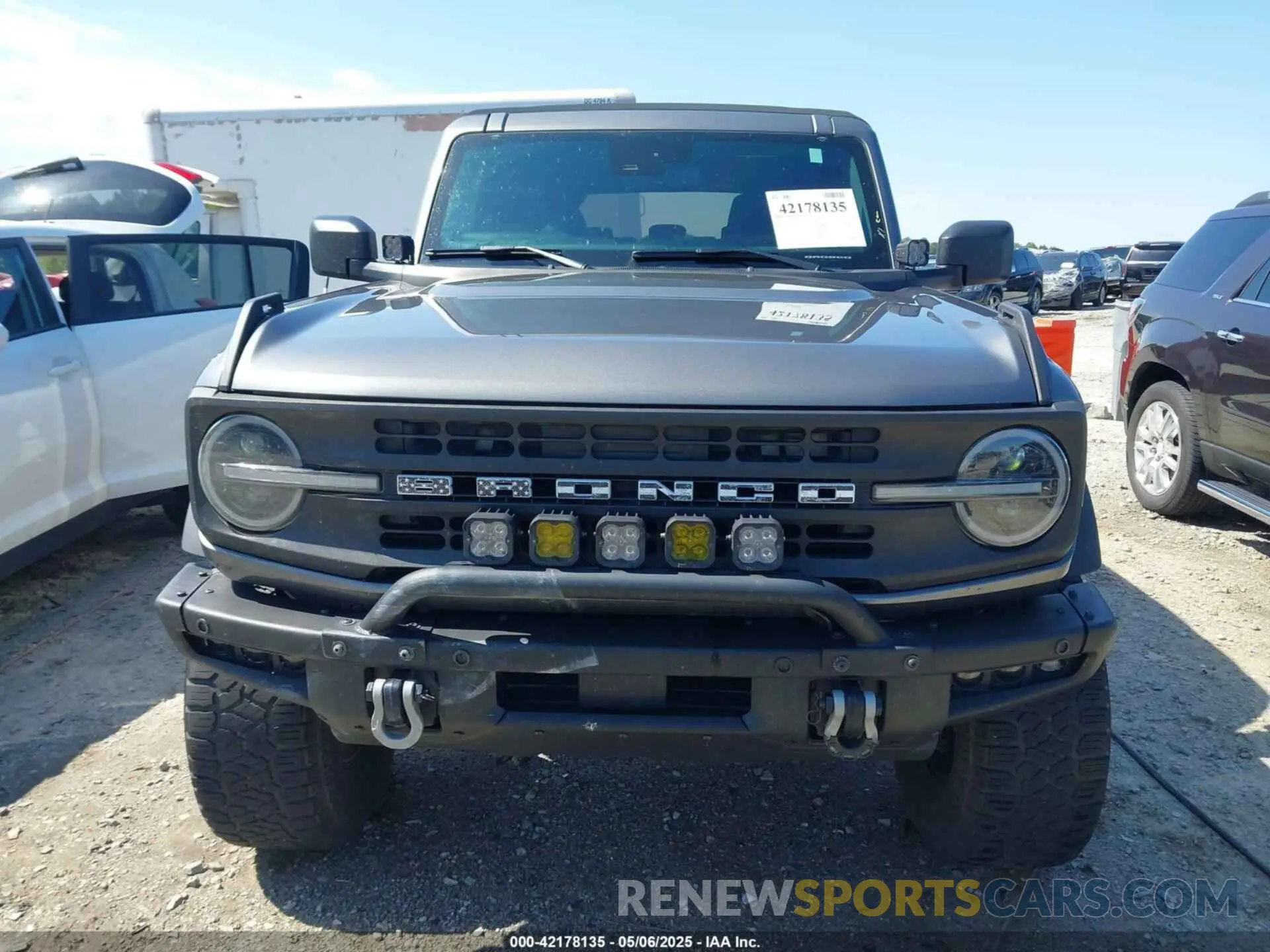 12 Photograph of a damaged car 1FMDE5BH9NLB87372 FORD BRONCO 2022