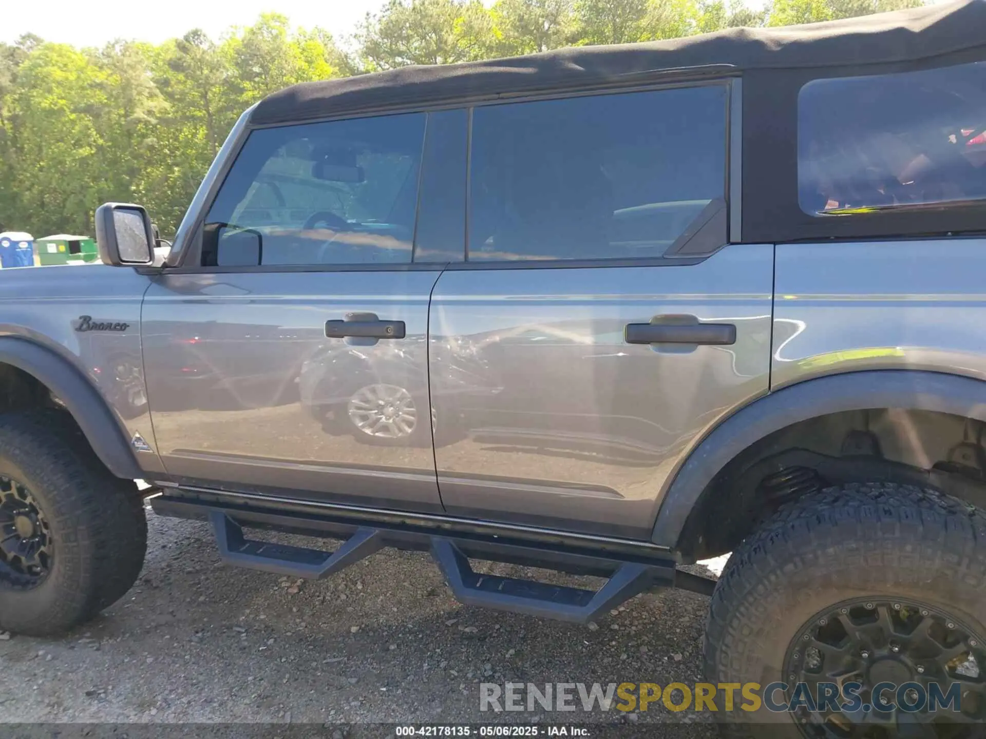 14 Photograph of a damaged car 1FMDE5BH9NLB87372 FORD BRONCO 2022