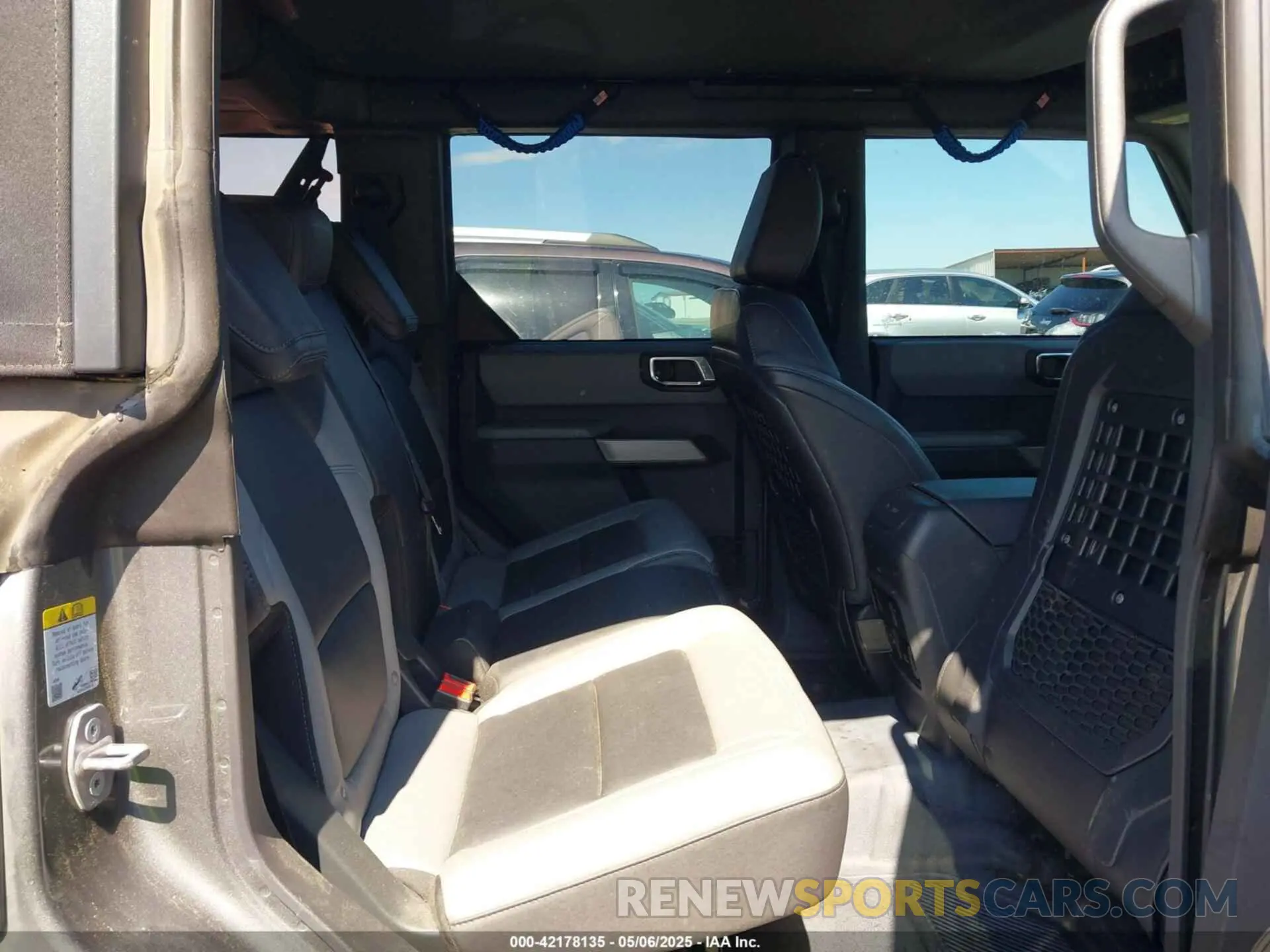 8 Photograph of a damaged car 1FMDE5BH9NLB87372 FORD BRONCO 2022