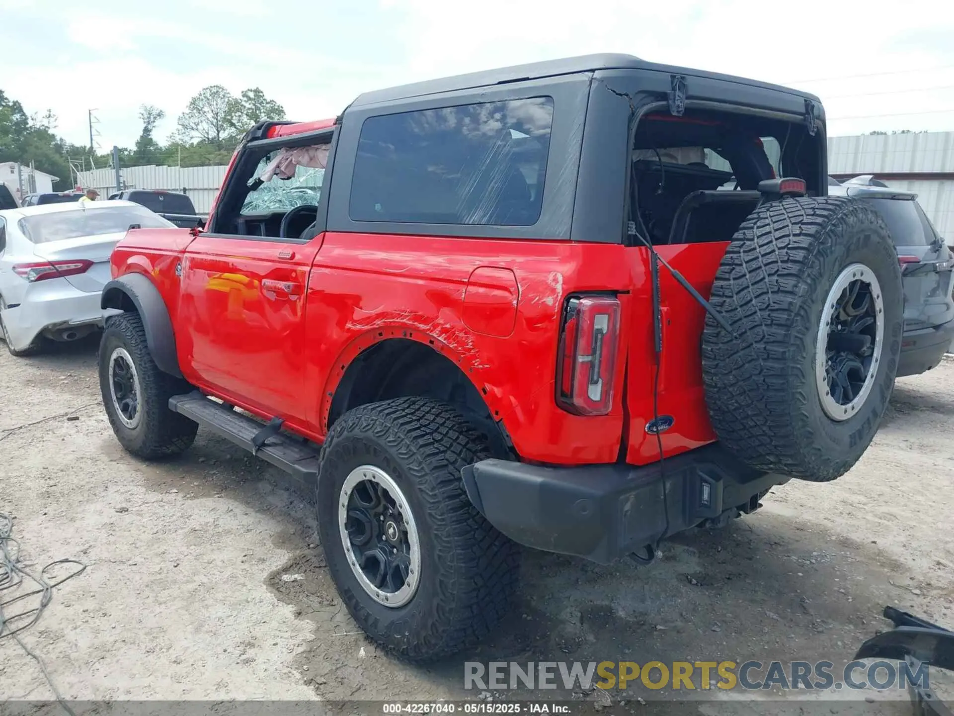3 Фотография поврежденного автомобиля 1FMDE5CP1NLB84231 FORD BRONCO 2022