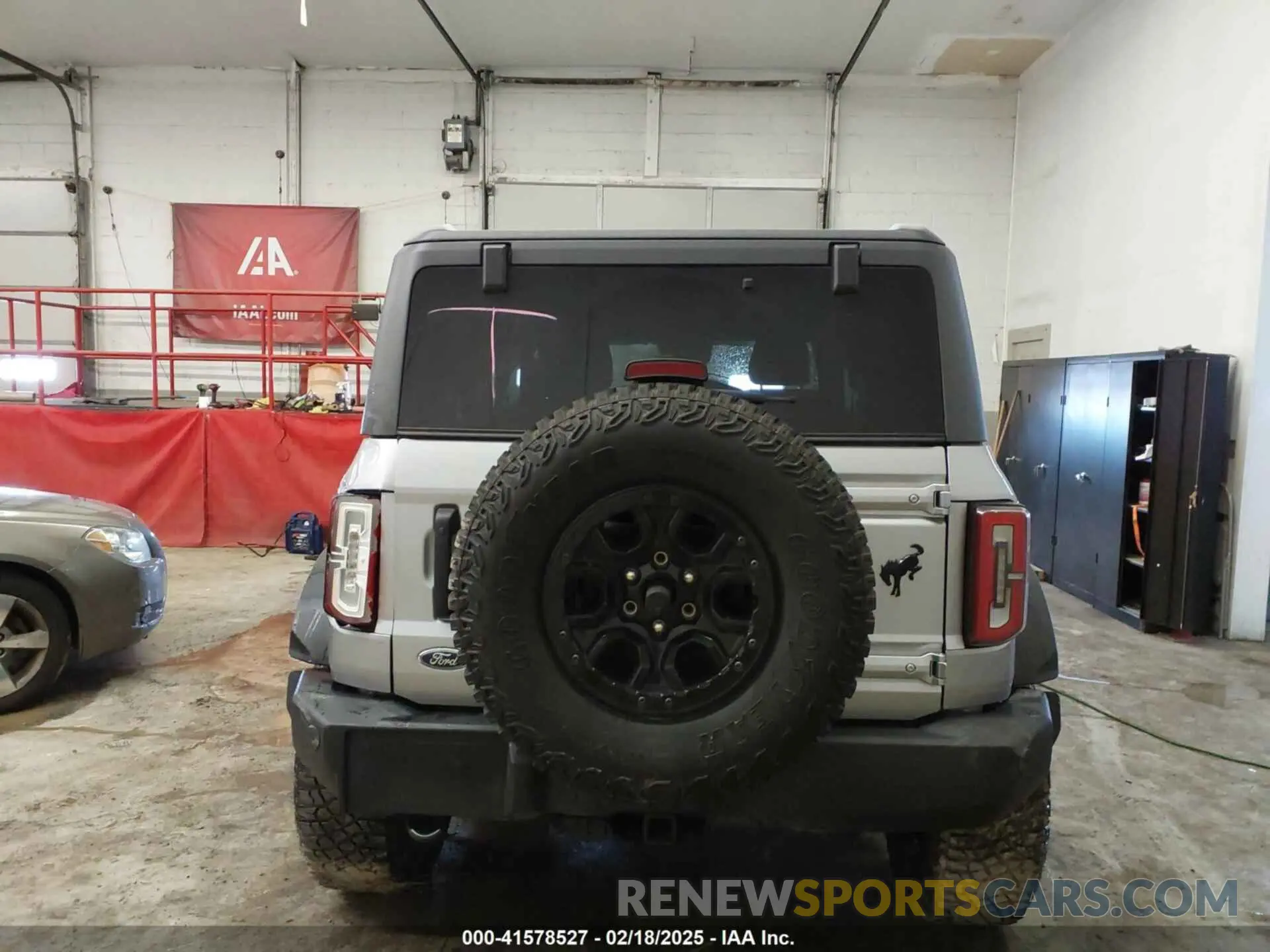 16 Photograph of a damaged car 1FMDE5CP3NLB40814 FORD BRONCO 2022