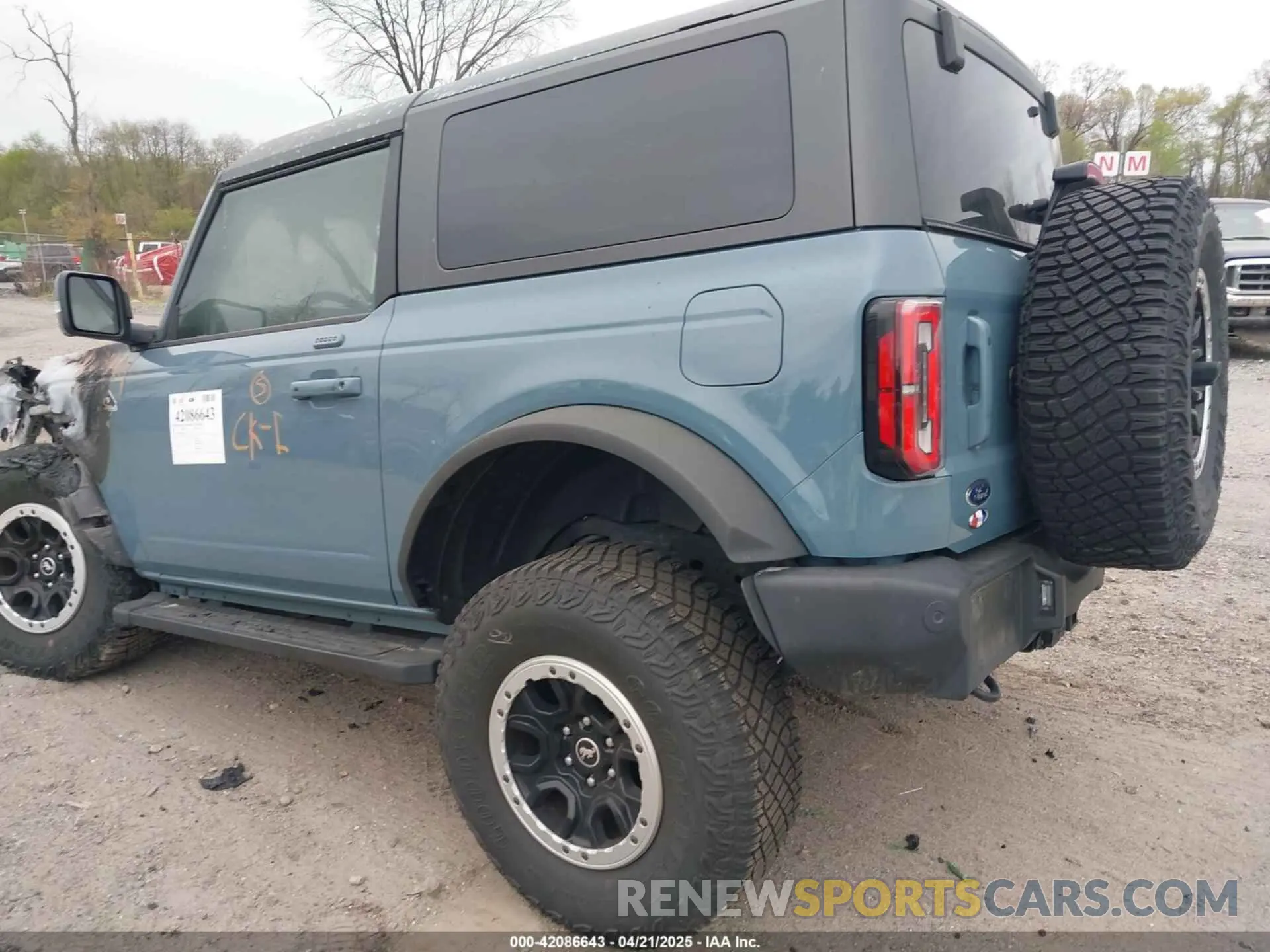 3 Photograph of a damaged car 1FMDE5CP4NLB66712 FORD BRONCO 2022