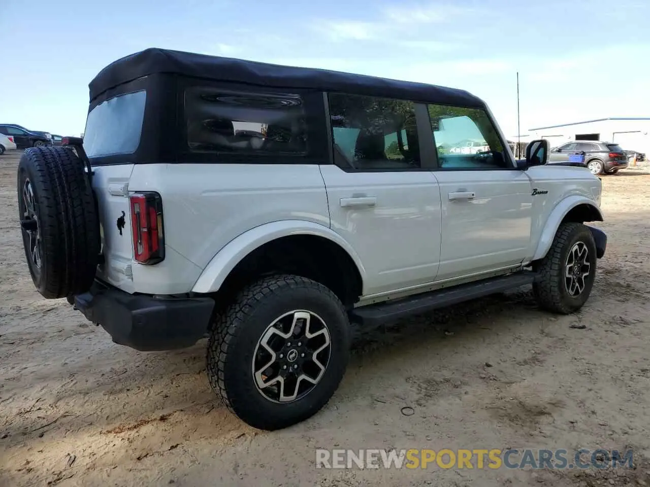 3 Photograph of a damaged car 1FMEE5BP3NLB29902 FORD BRONCO 2022