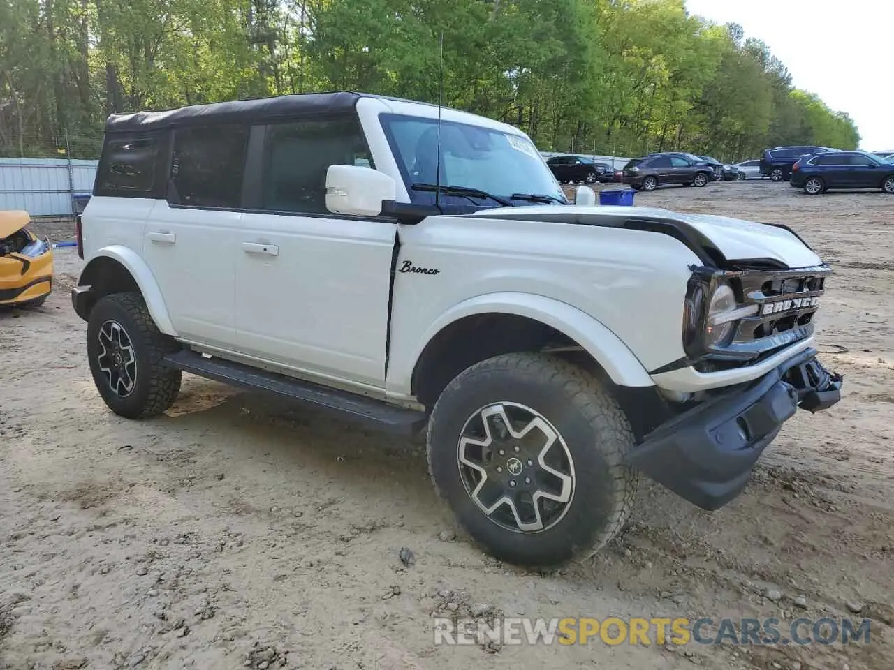 4 Photograph of a damaged car 1FMEE5BP3NLB29902 FORD BRONCO 2022