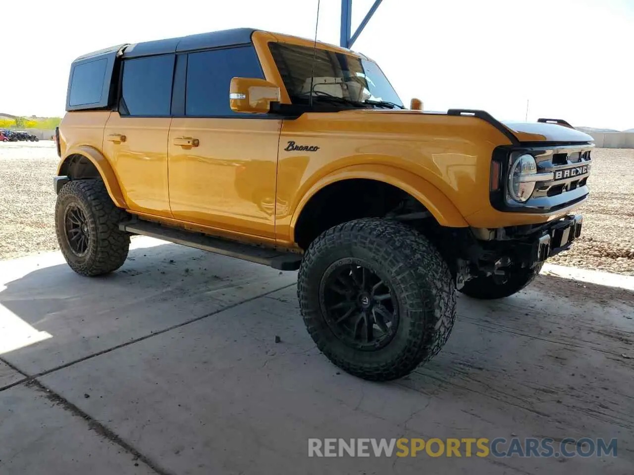 4 Photograph of a damaged car 1FMEE5BP8NLB30916 FORD BRONCO 2022