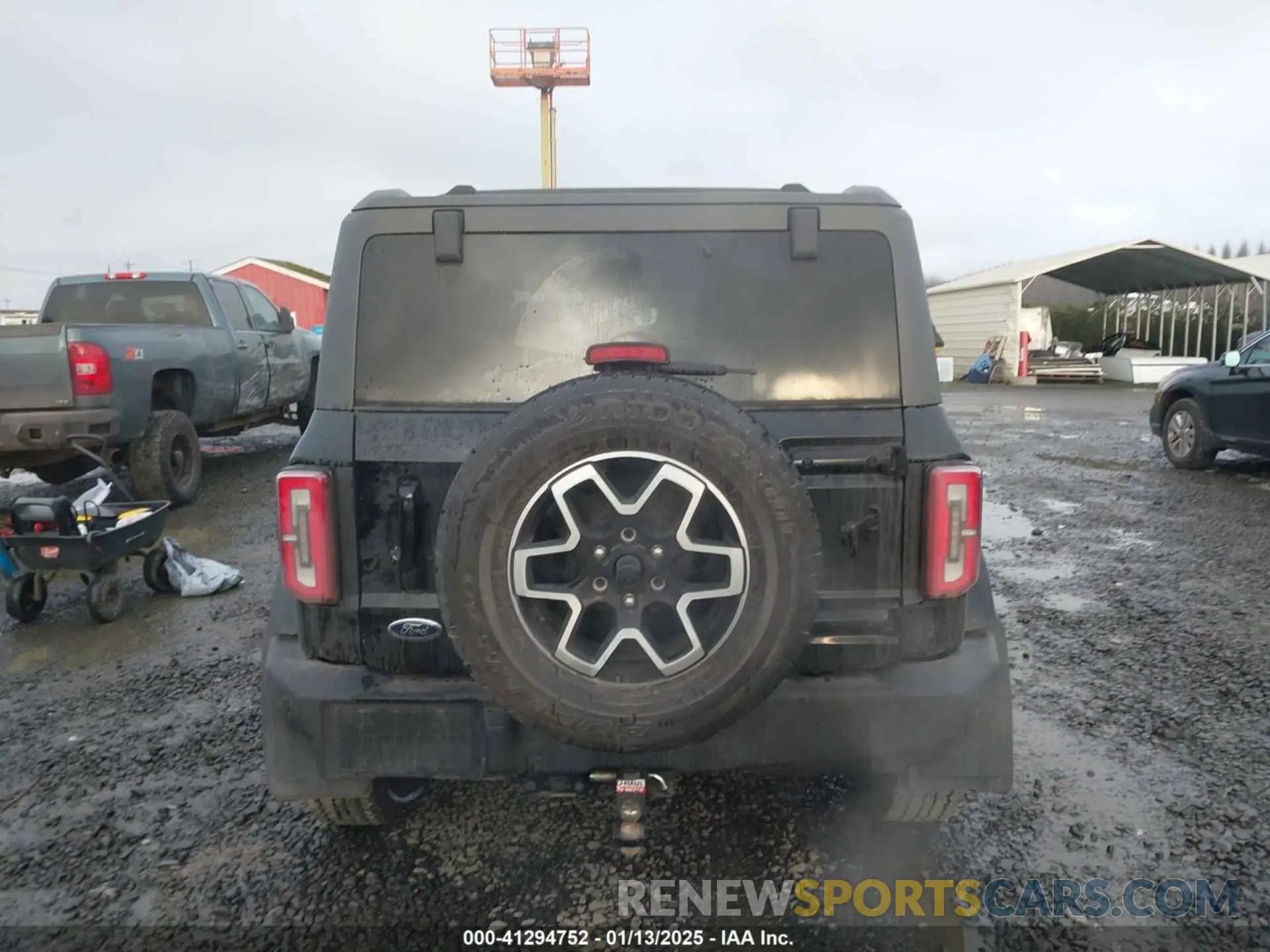 17 Photograph of a damaged car 1FMEE5BP9NLB60734 FORD BRONCO 2022
