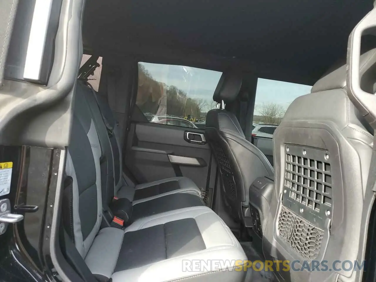 11 Photograph of a damaged car 1FMEE5DH8NLB29609 FORD BRONCO 2022