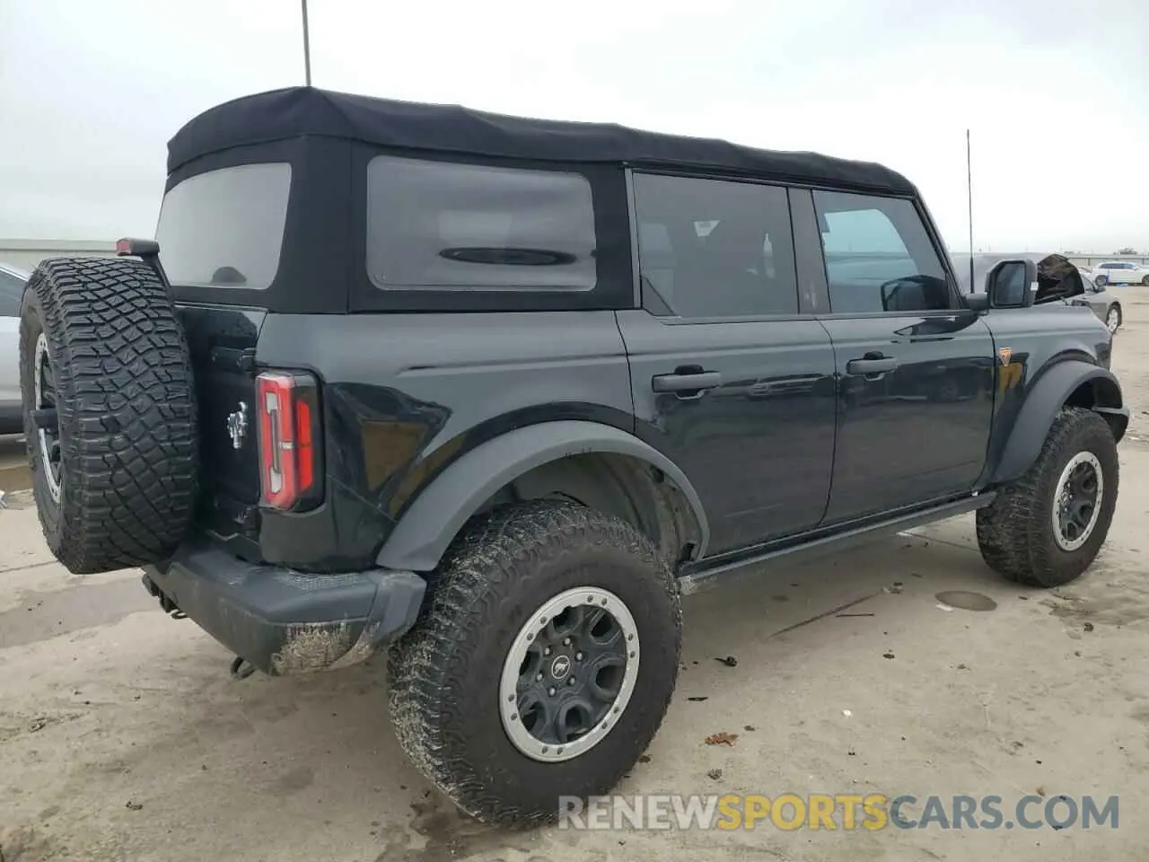 3 Photograph of a damaged car 1FMEE5DP0NLB60442 FORD BRONCO 2022