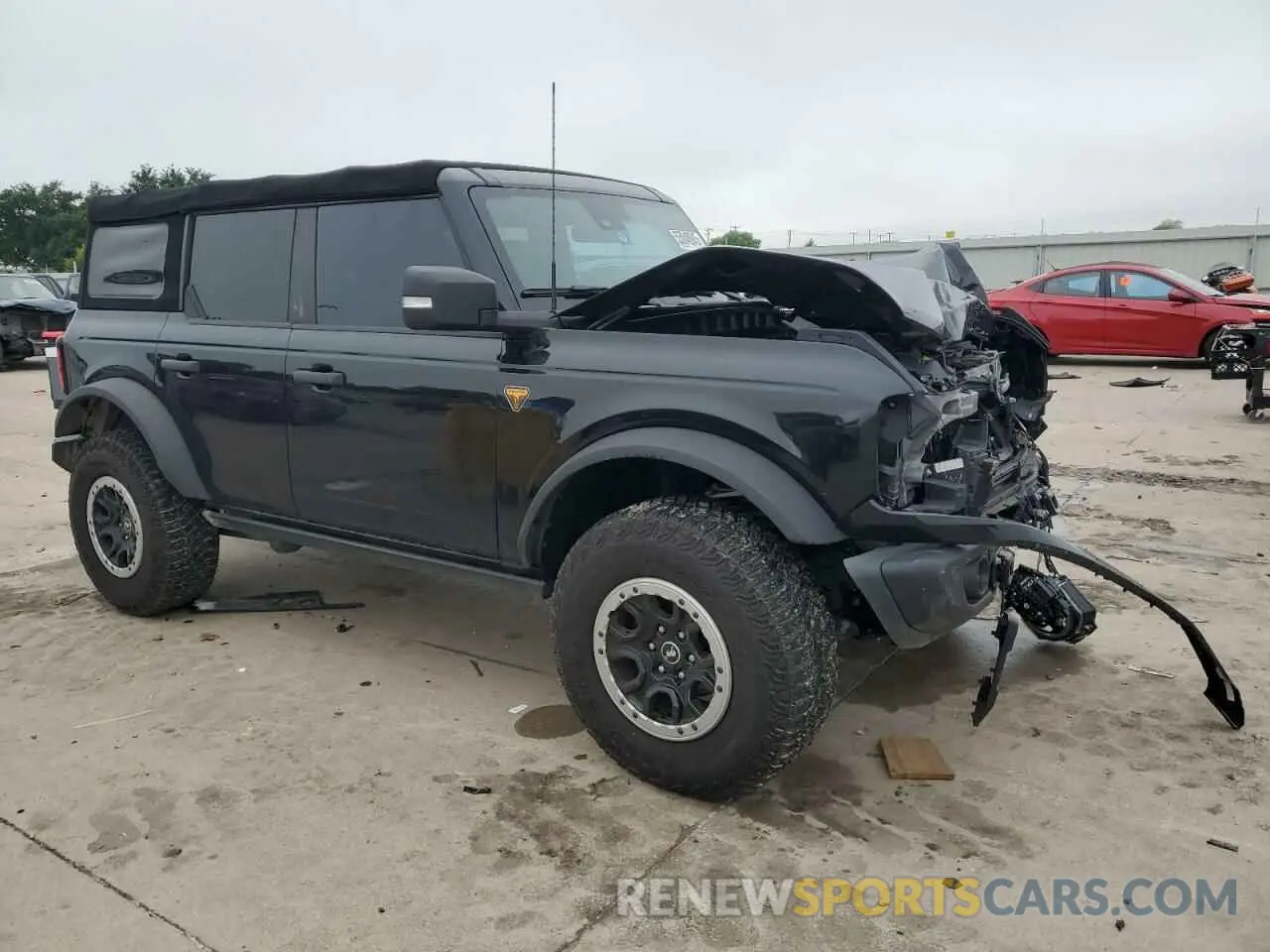 4 Photograph of a damaged car 1FMEE5DP0NLB60442 FORD BRONCO 2022