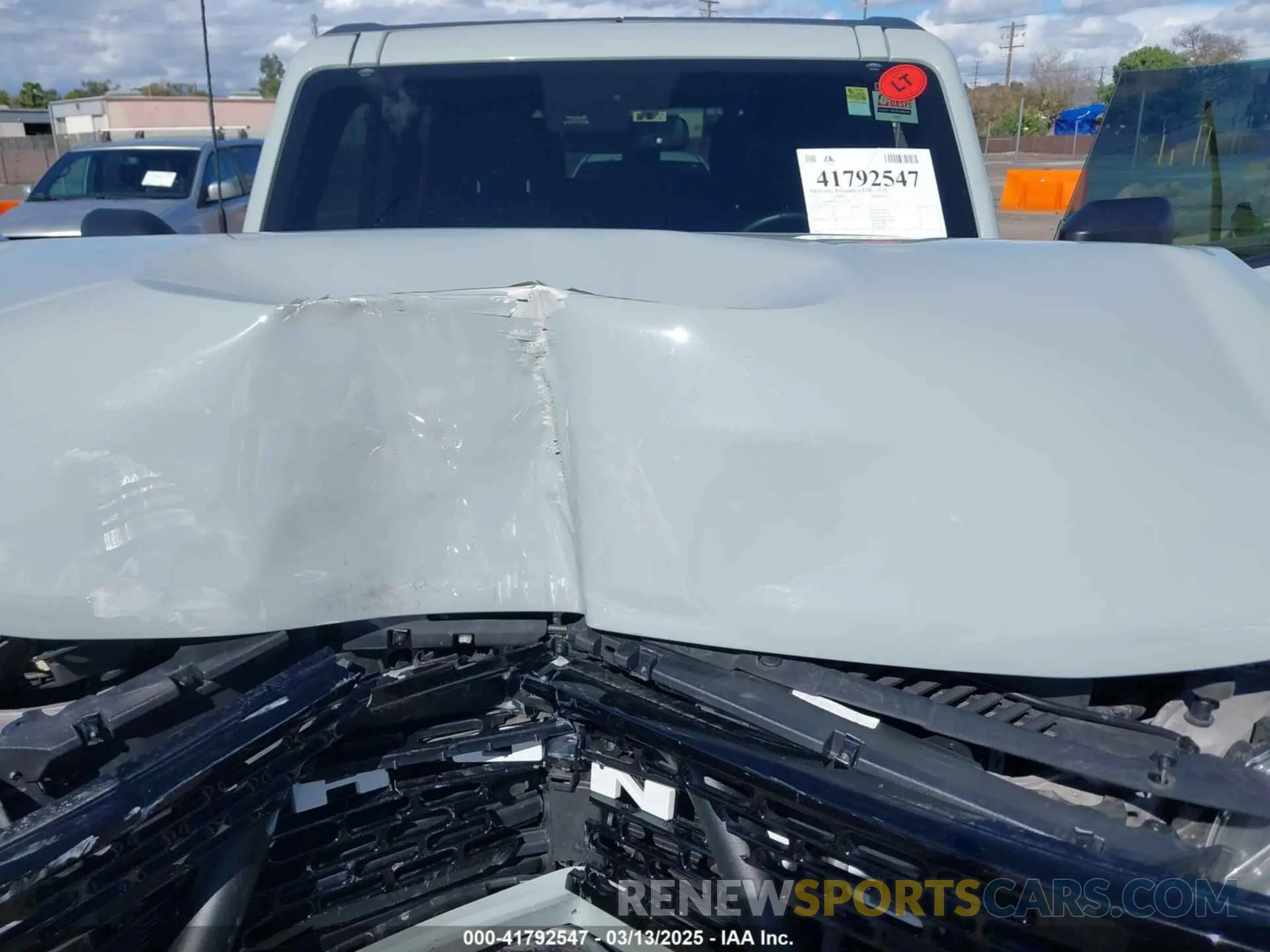 10 Photograph of a damaged car 1FMEE5DP1NLB51765 FORD BRONCO 2022