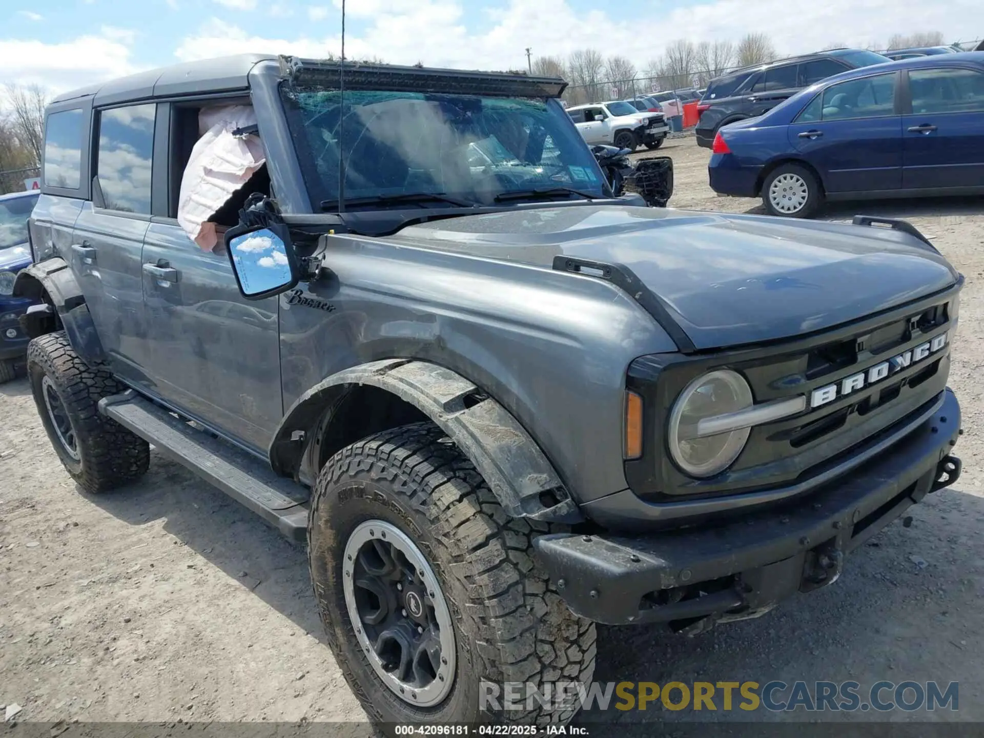1 Фотография поврежденного автомобиля 1FMEE5DP3NLB03118 FORD BRONCO 2022
