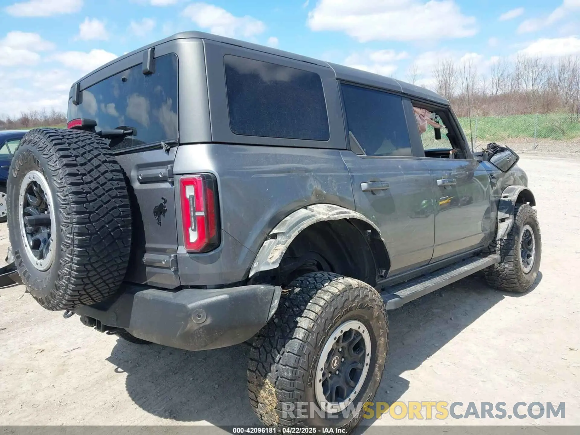 4 Фотография поврежденного автомобиля 1FMEE5DP3NLB03118 FORD BRONCO 2022