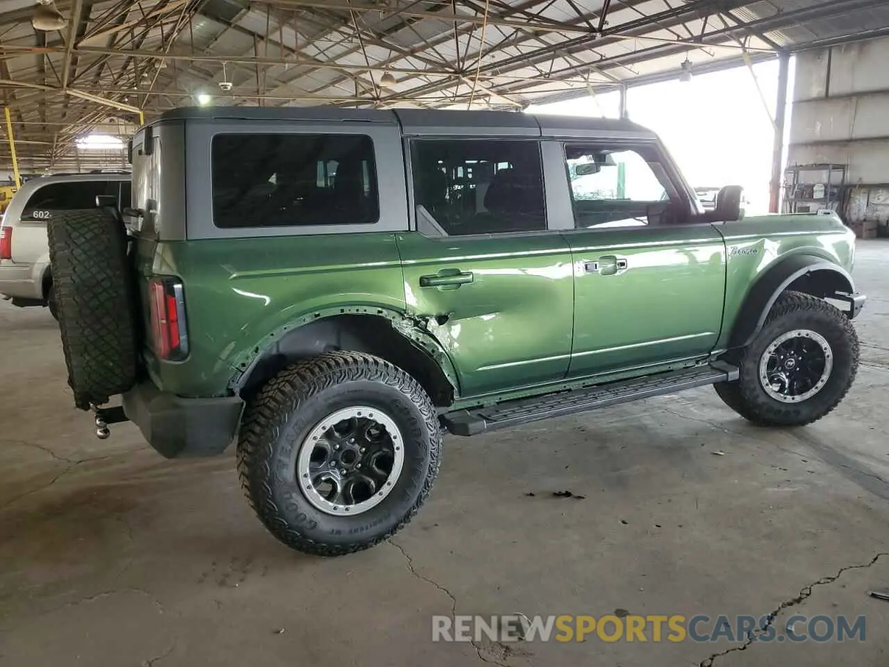 3 Photograph of a damaged car 1FMEE5DP3NLB22400 FORD BRONCO 2022