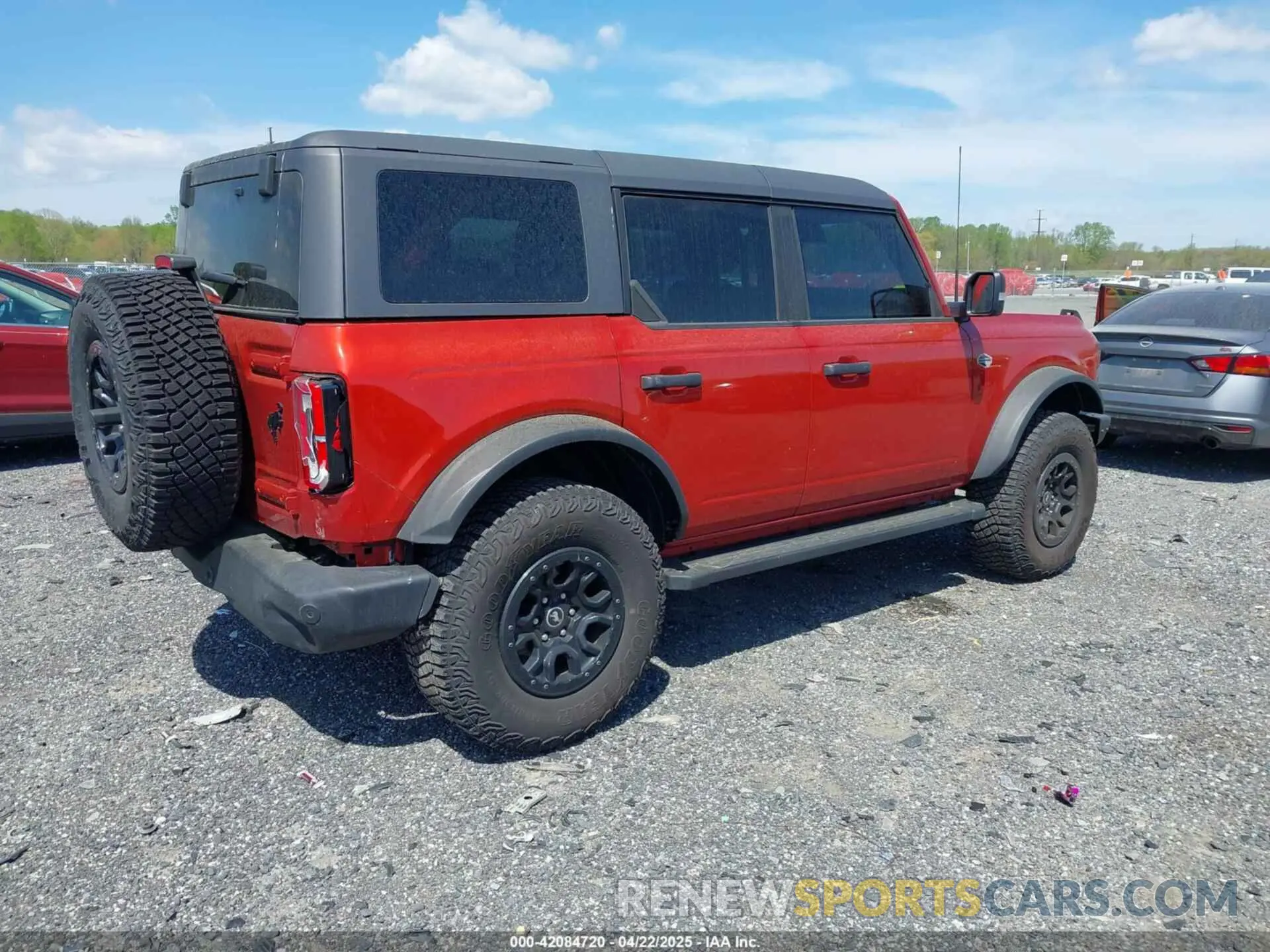 4 Фотография поврежденного автомобиля 1FMEE5DP3NLB42355 FORD BRONCO 2022