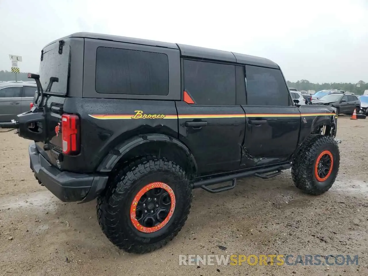 3 Фотография поврежденного автомобиля 1FMEE5DP5NLB31700 FORD BRONCO 2022