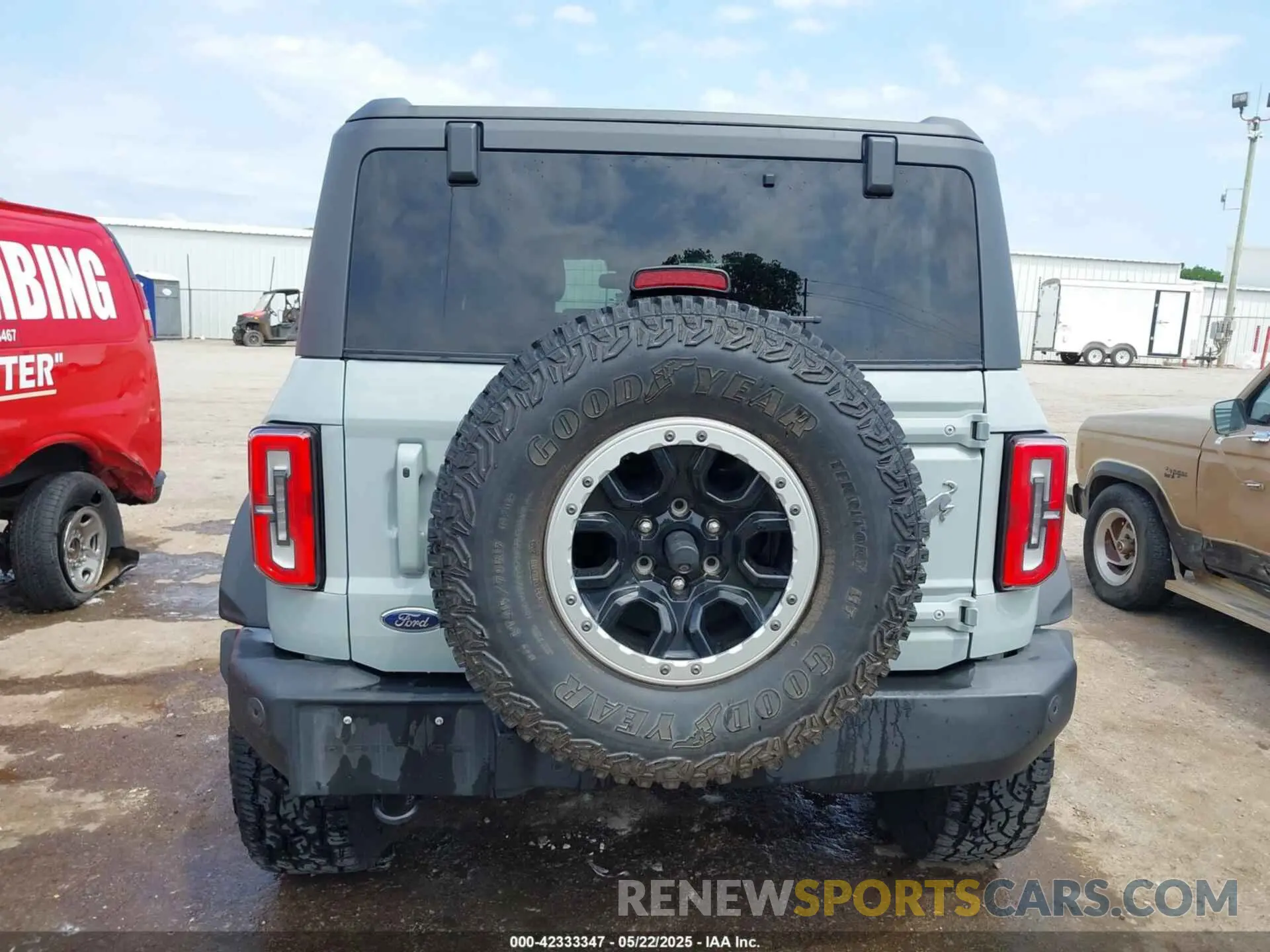 16 Photograph of a damaged car 1FMEE5DPXNLA96815 FORD BRONCO 2022