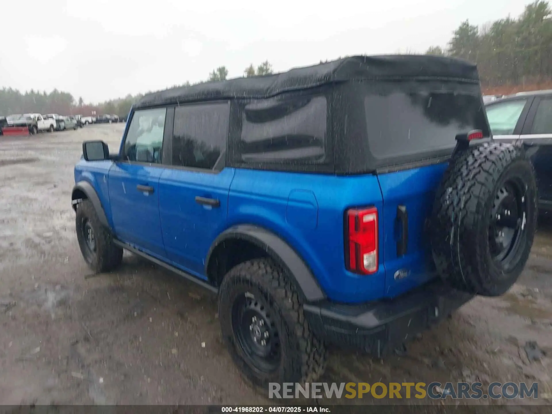 3 Photograph of a damaged car 1FMDE5BH8PLB71229 FORD BRONCO 2023