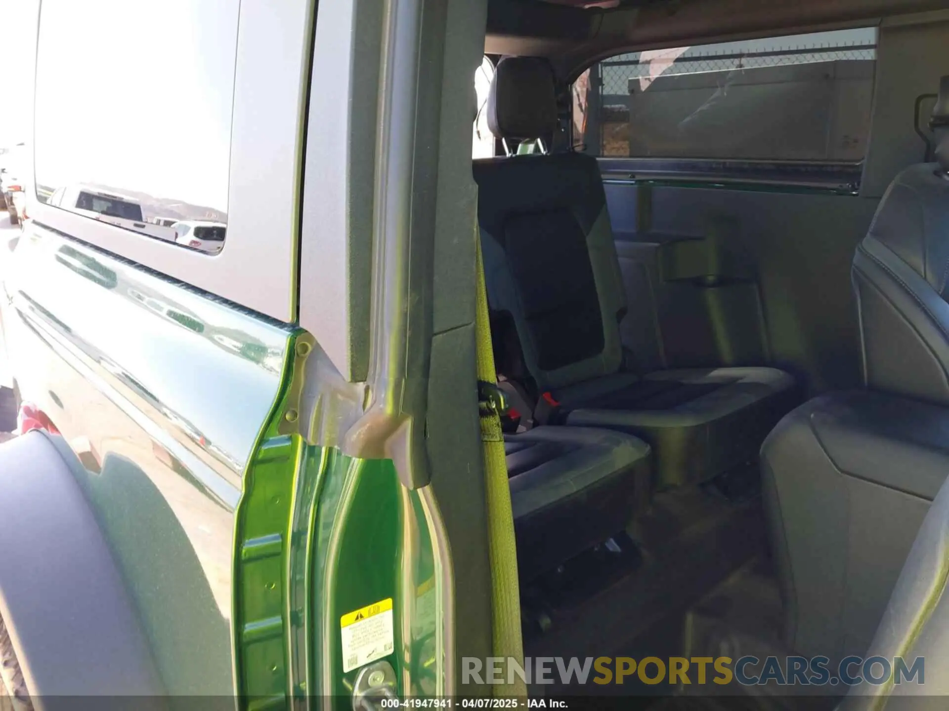 8 Photograph of a damaged car 1FMDE5CP6PLB96281 FORD BRONCO 2023
