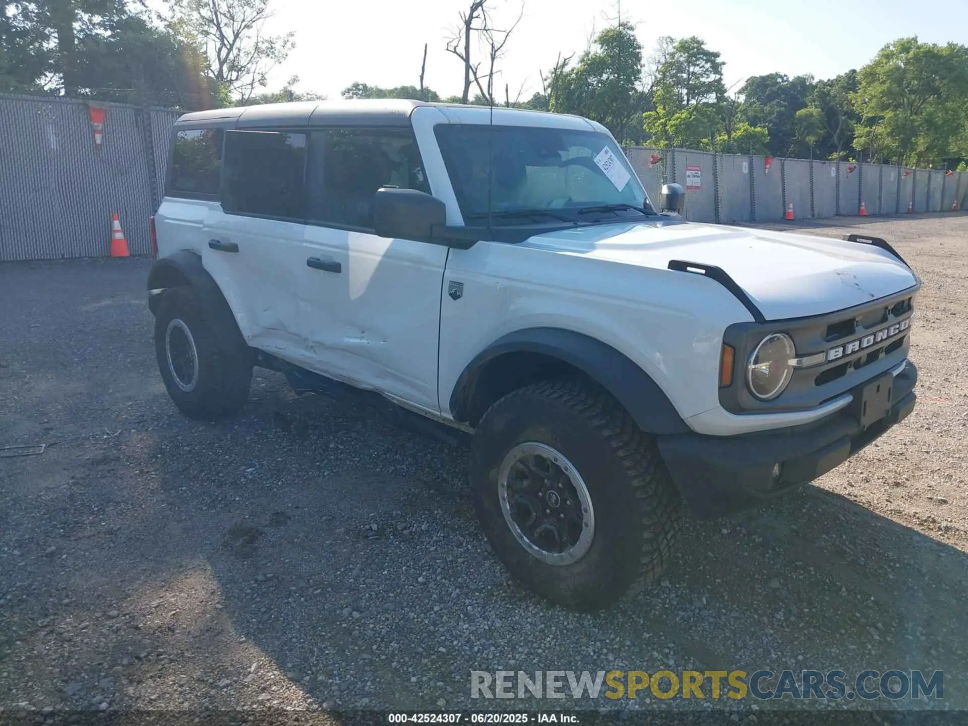 1 Фотография поврежденного автомобиля 1FMDE5DH2PLC10393 FORD BRONCO 2023