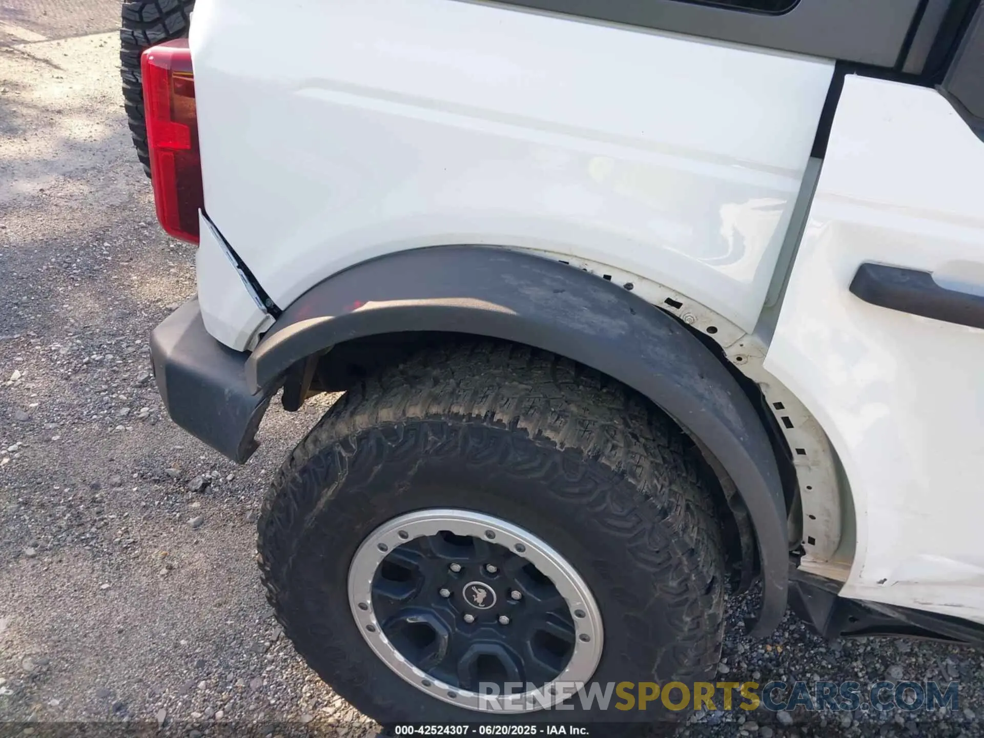 19 Фотография поврежденного автомобиля 1FMDE5DH2PLC10393 FORD BRONCO 2023