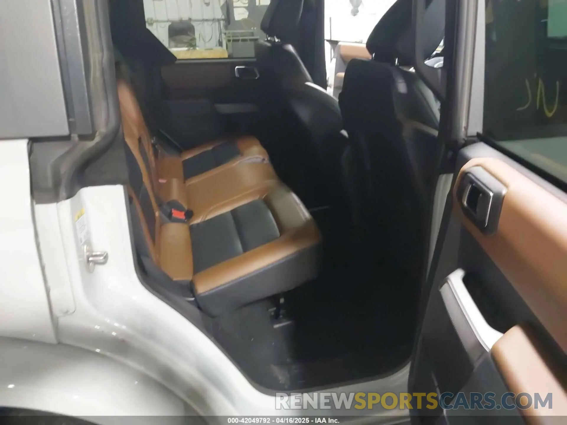 8 Фотография поврежденного автомобиля 1FMEE5BP7PLC09674 FORD BRONCO 2023
