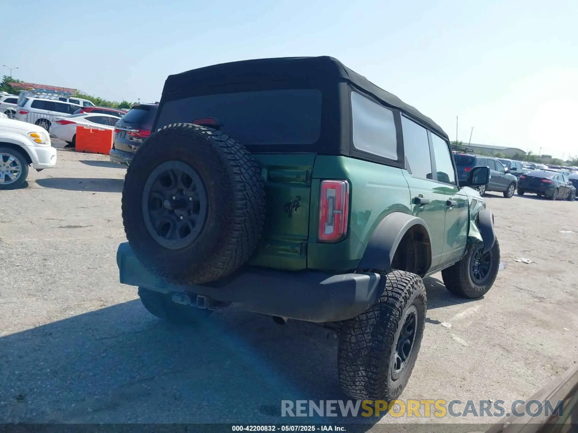 4 Фотография поврежденного автомобиля 1FMEE5DP0PLB60332 FORD BRONCO 2023