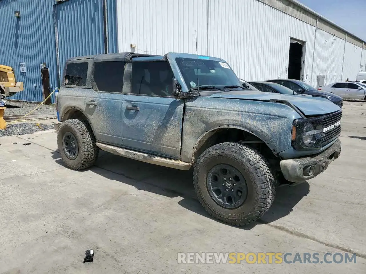 4 Фотография поврежденного автомобиля 1FMEE5DP0PLB83500 FORD BRONCO 2023
