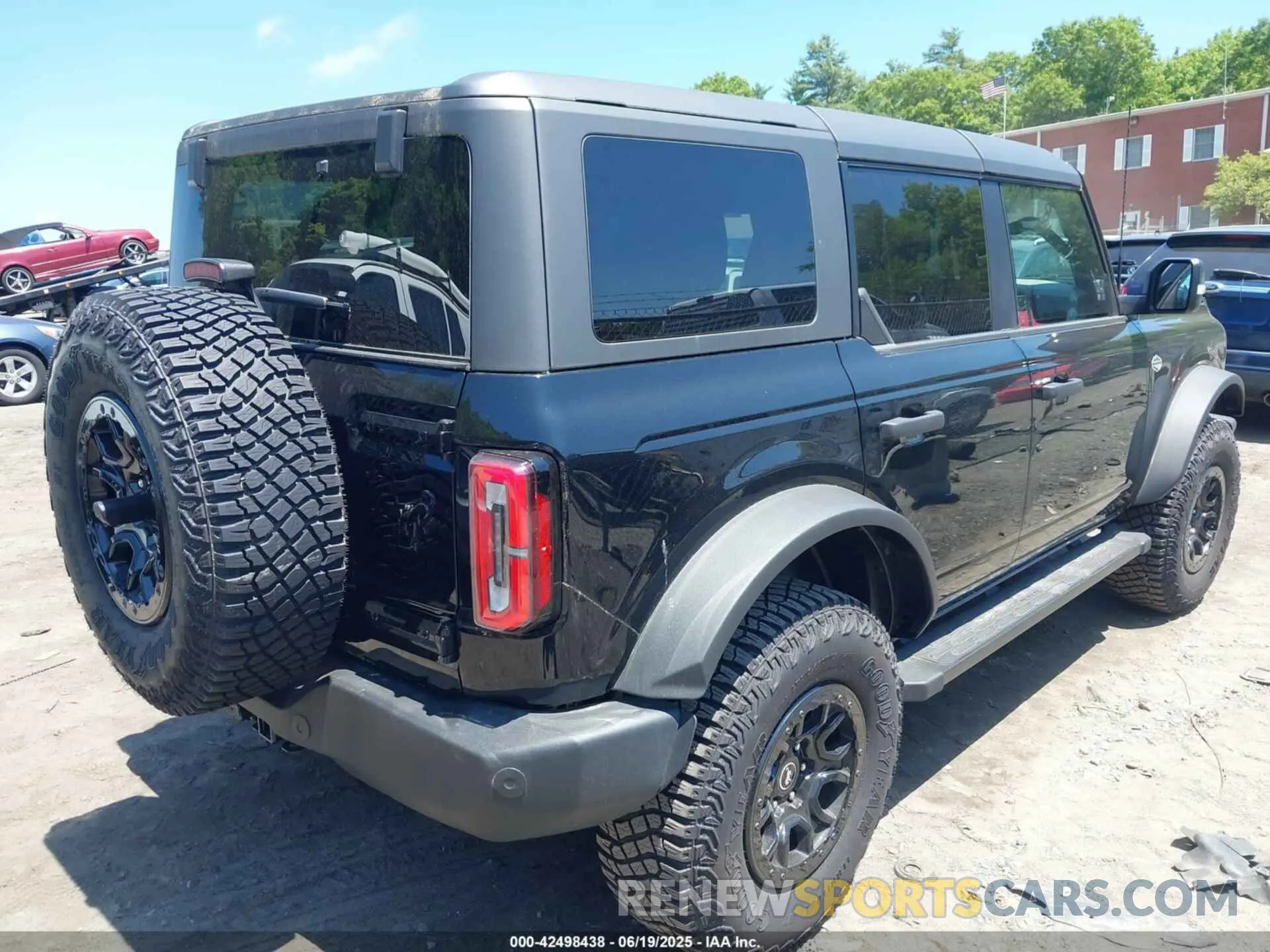 4 Фотография поврежденного автомобиля 1FMEE5DP6PLB86854 FORD BRONCO 2023