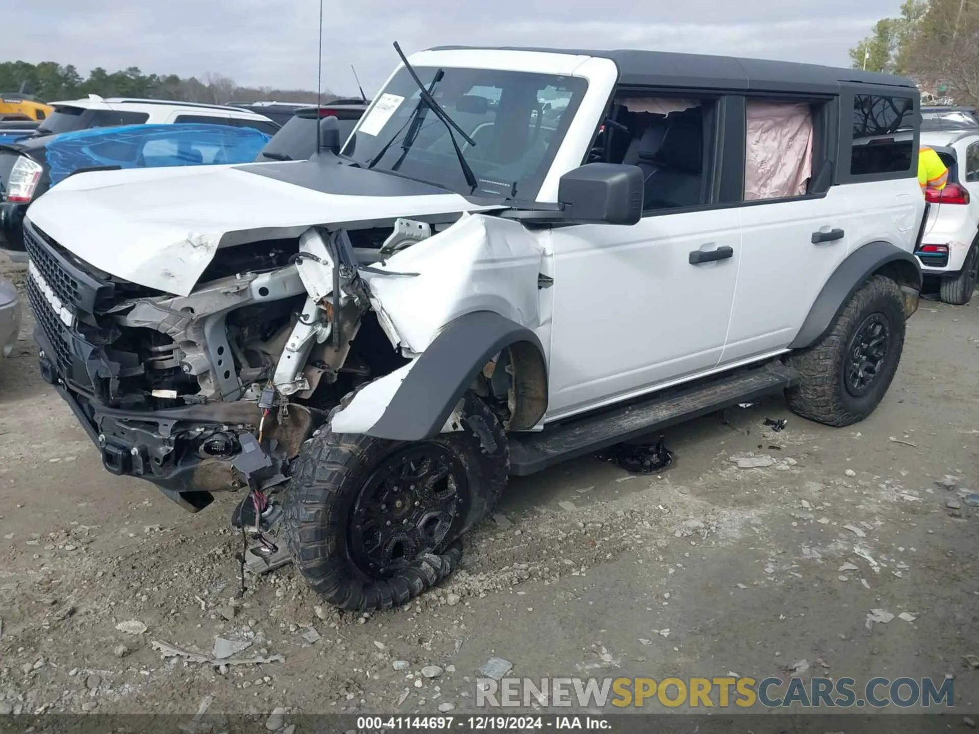 2 Фотография поврежденного автомобиля 1FMEE5DP7PLB52177 FORD BRONCO 2023