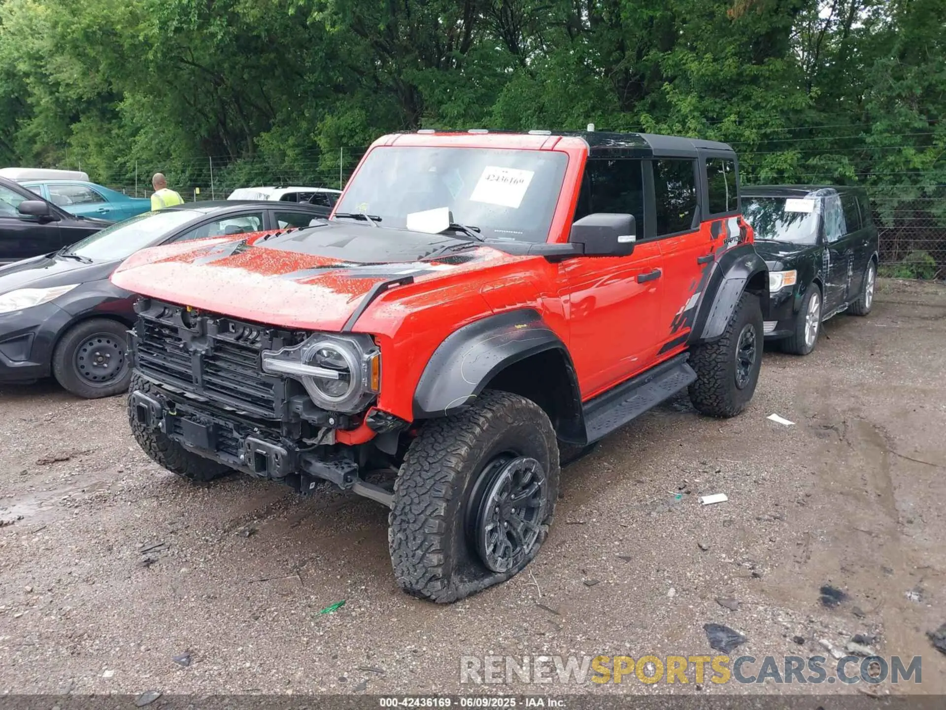 2 Фотография поврежденного автомобиля 1FMEE5JR2PLB23076 FORD BRONCO 2023