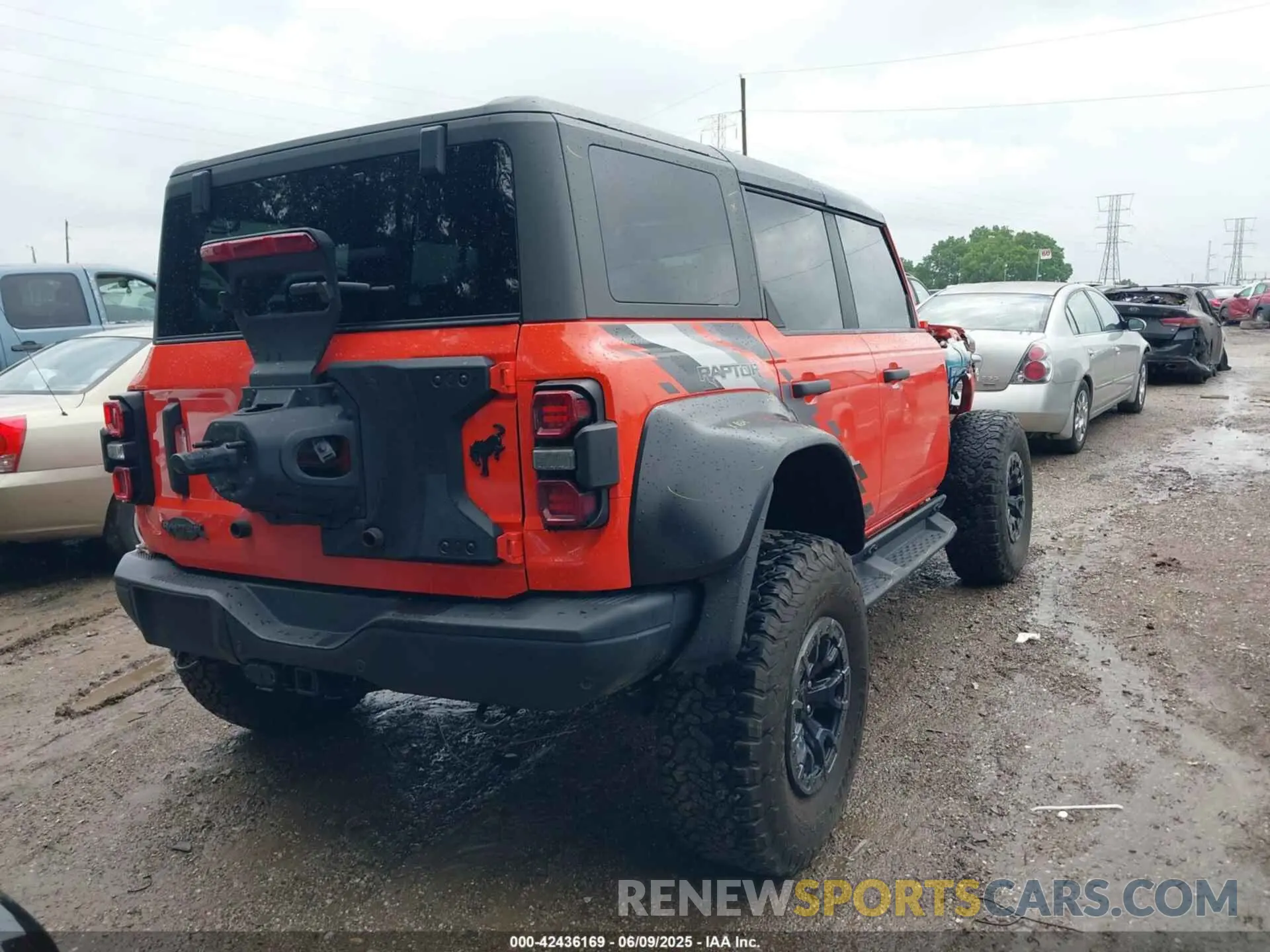 4 Фотография поврежденного автомобиля 1FMEE5JR2PLB23076 FORD BRONCO 2023