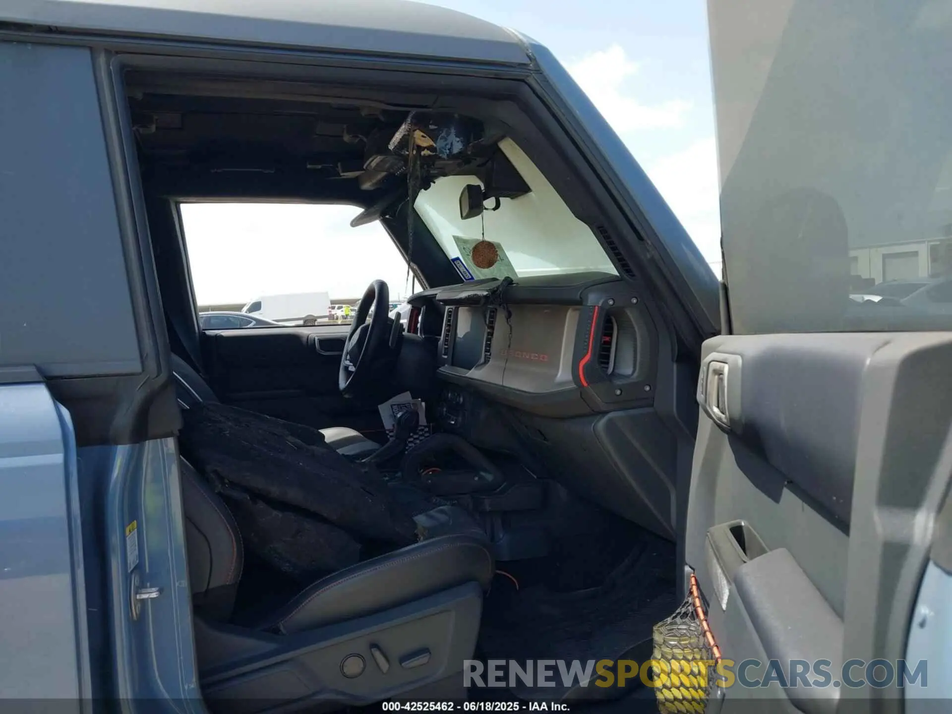 5 Photograph of a damaged car 1FMEE5JRXPLB92095 FORD BRONCO 2023