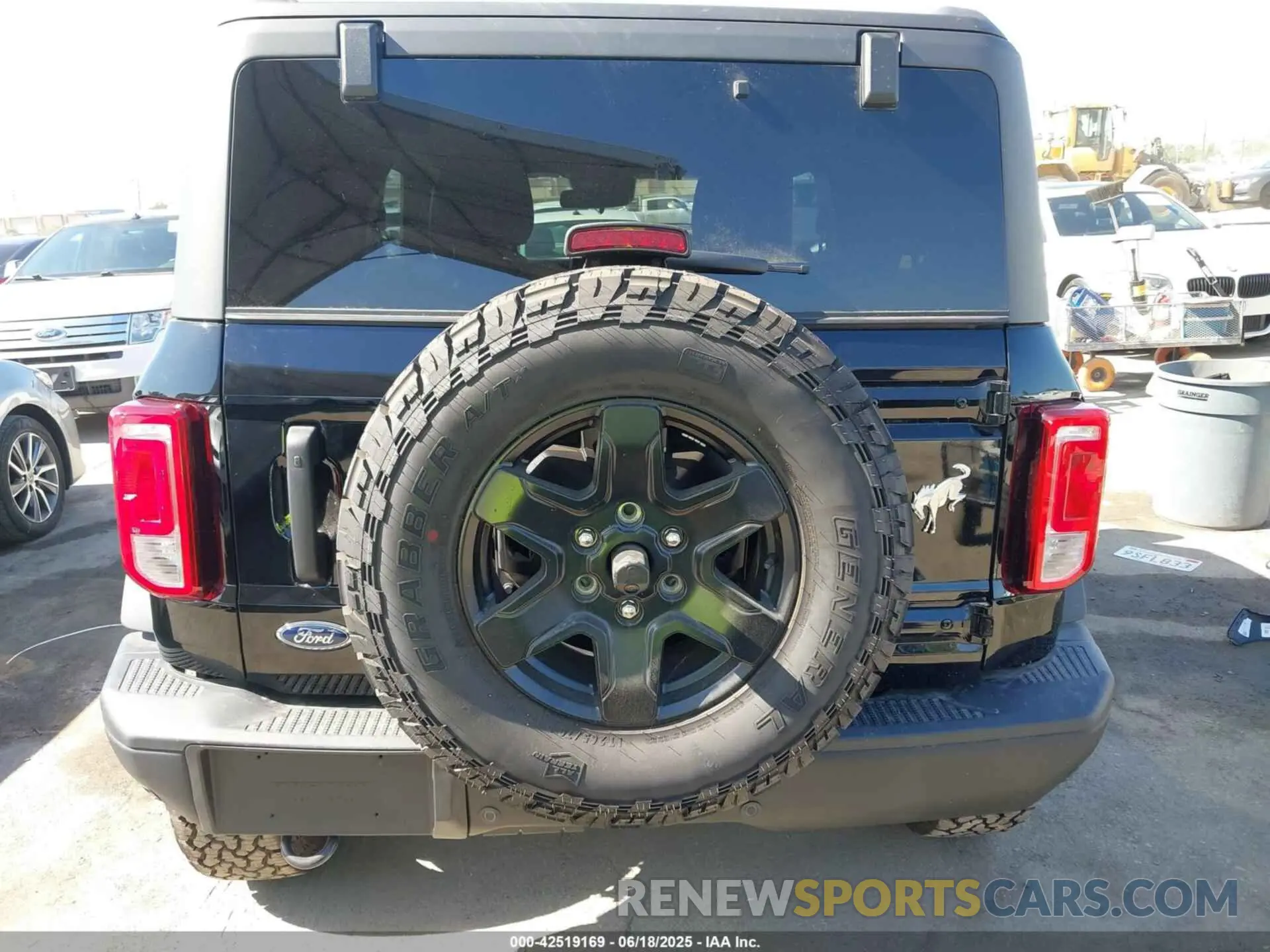 17 Photograph of a damaged car 1FMDE1AH3RLB44629 FORD BRONCO 2024