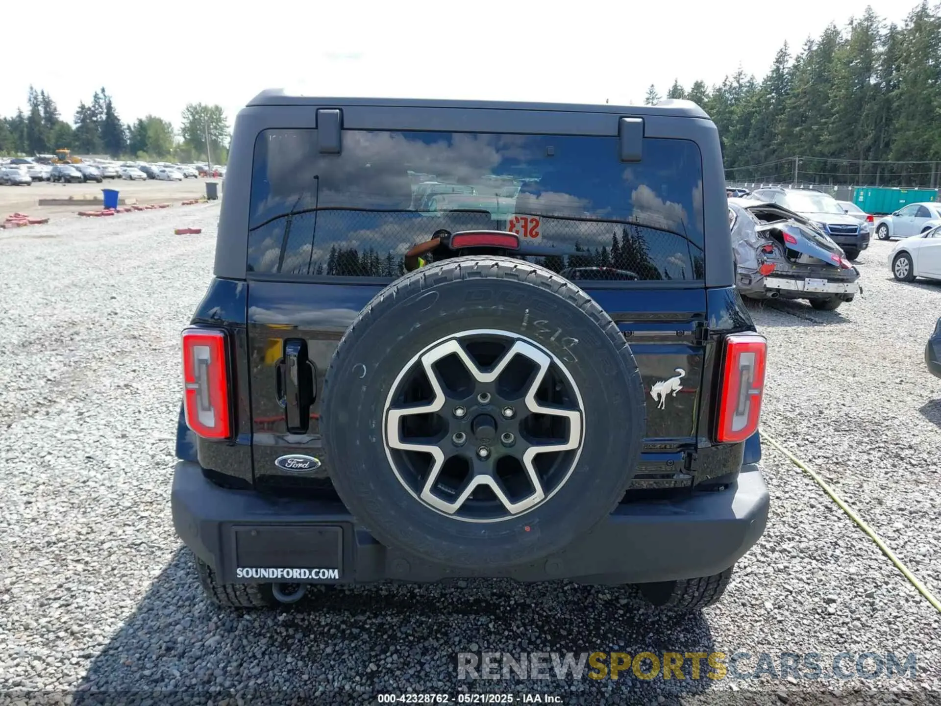 17 Photograph of a damaged car 1FMDE8BH1RLA81215 FORD BRONCO 2024