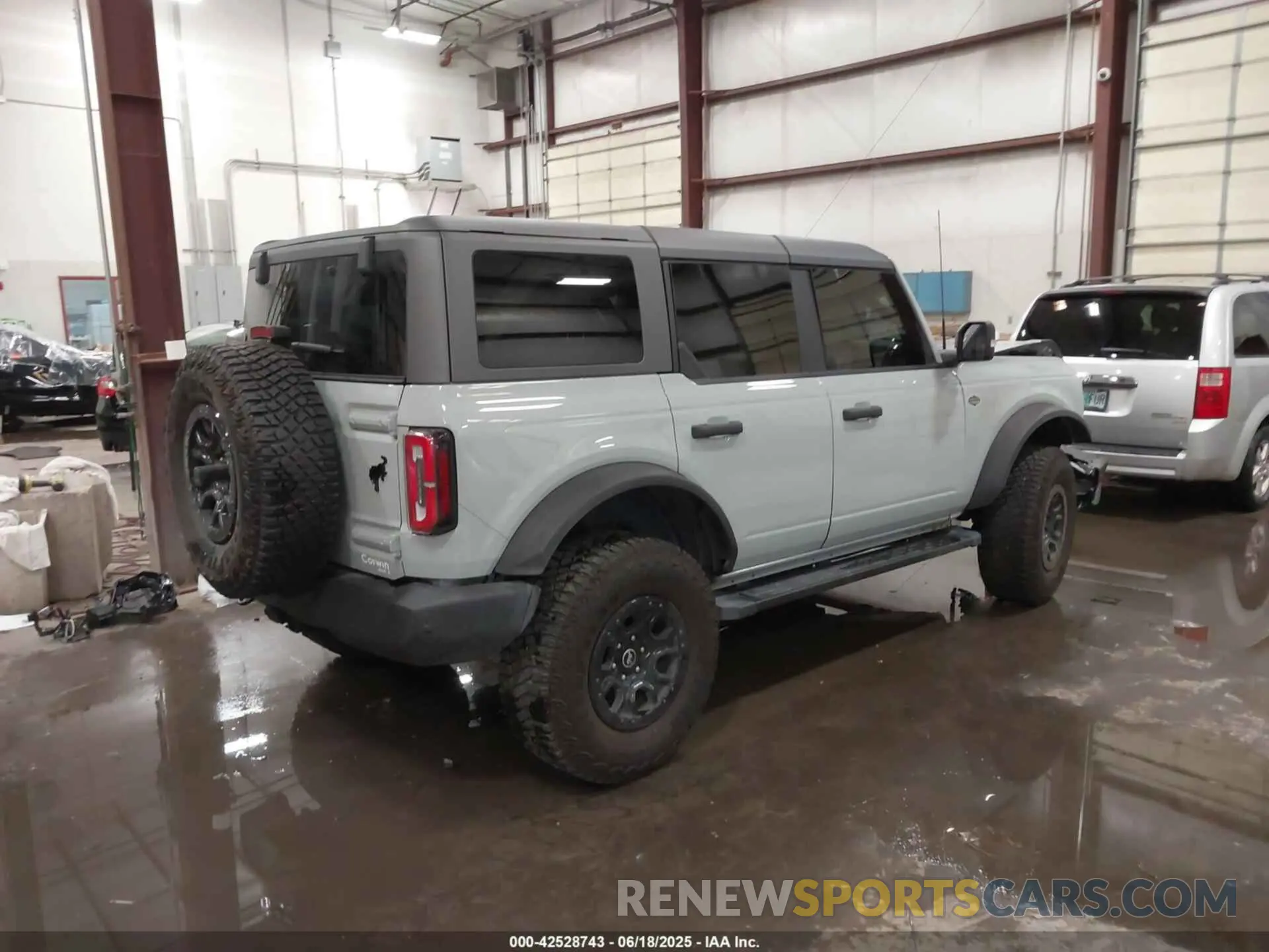 4 Photograph of a damaged car 1FMEE2BP2RLA23042 FORD BRONCO 2024
