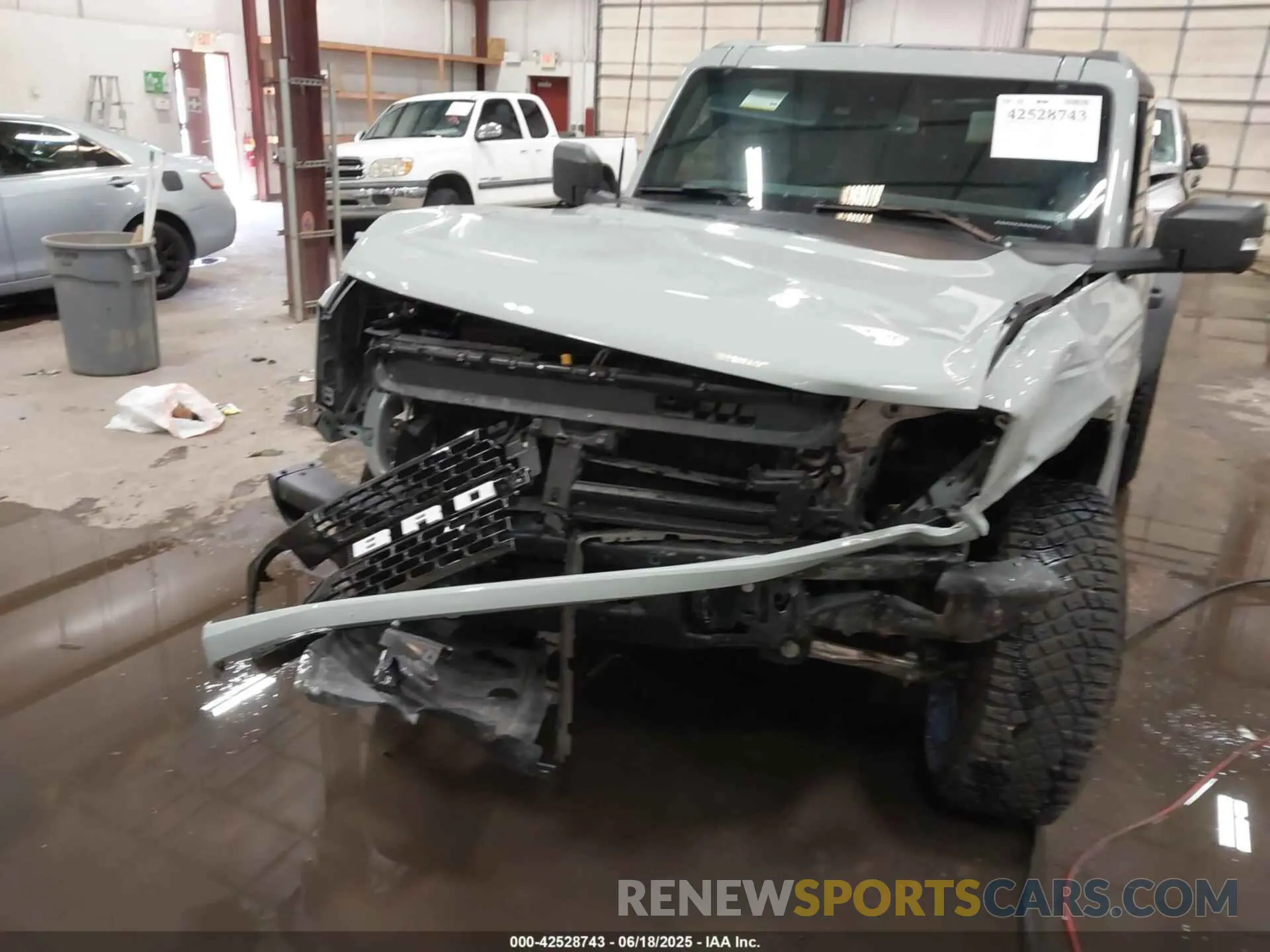 6 Photograph of a damaged car 1FMEE2BP2RLA23042 FORD BRONCO 2024