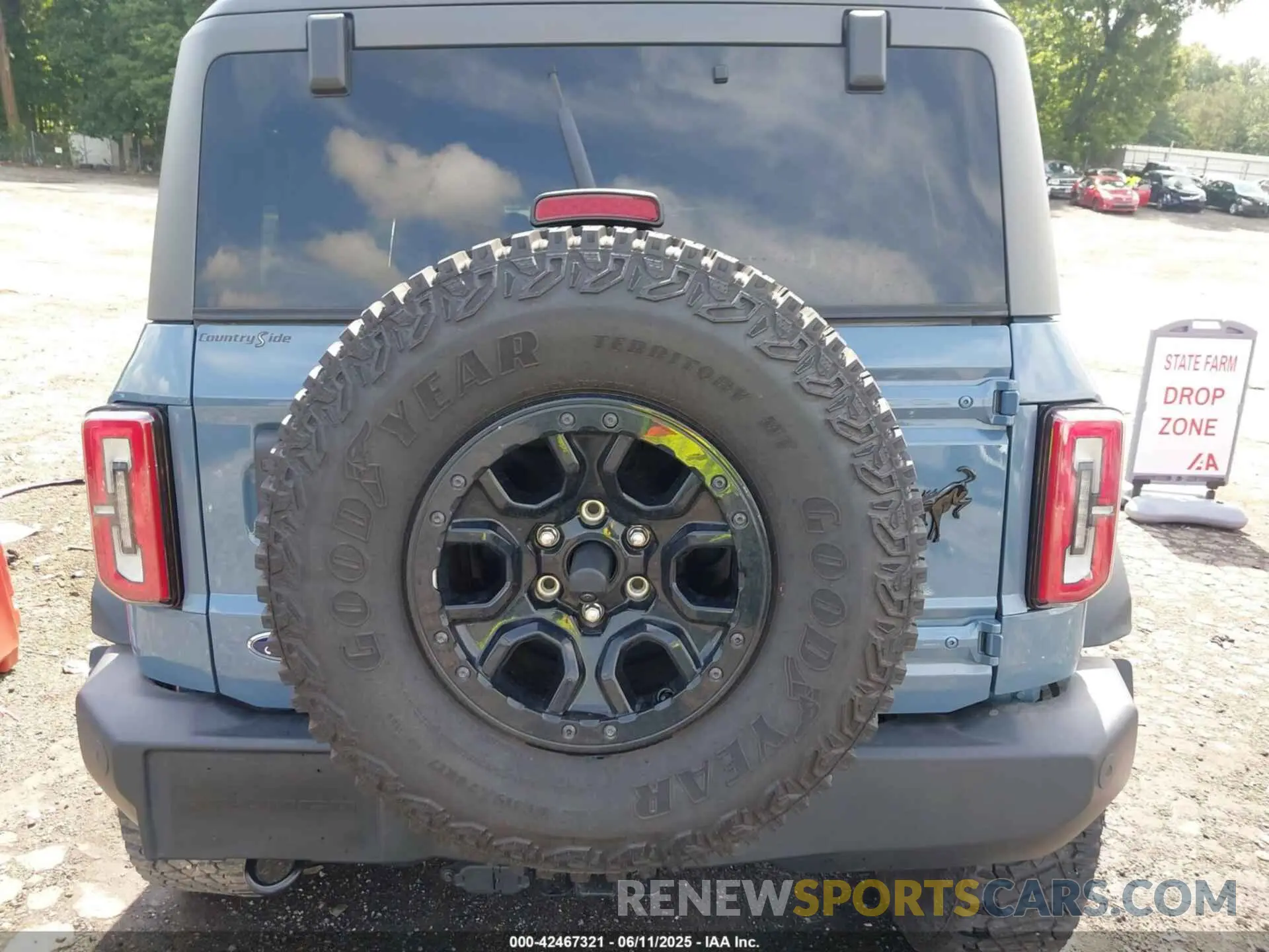 16 Photograph of a damaged car 1FMEE2BP4RLA21843 FORD BRONCO 2024