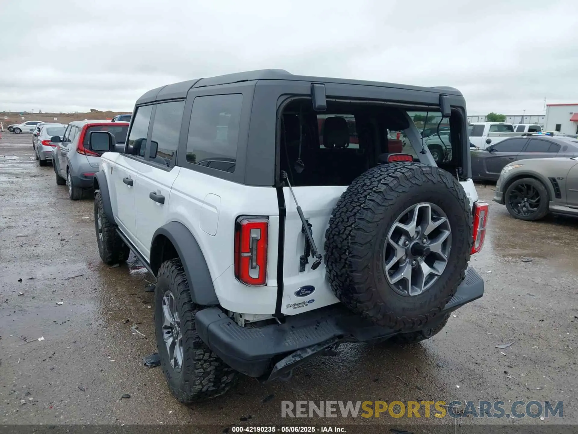 3 Фотография поврежденного автомобиля 1FMEE9BP8RLA97185 FORD BRONCO 2024