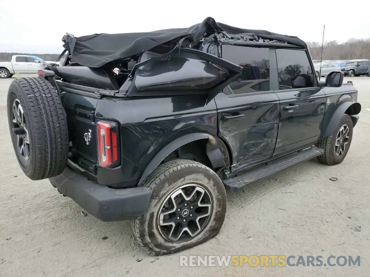 3 Photograph of a damaged car 1FMEE8BP6RLA07333 FORD BRONCO OUT 2024
