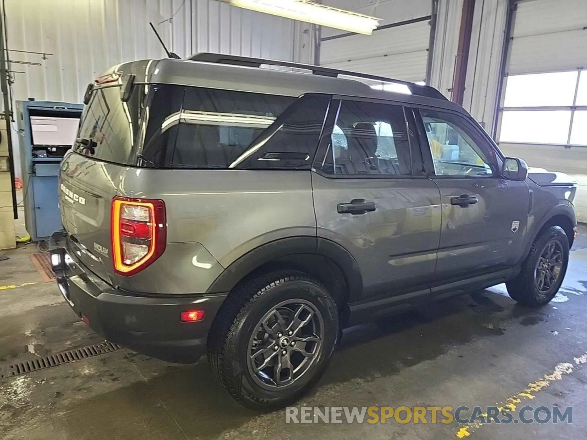 18 Photograph of a damaged car 3FMCR9B66MRB26230 FORD BRONCO SPORT 2021