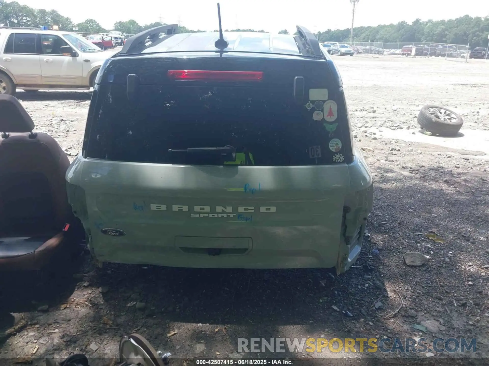 17 Photograph of a damaged car 3FMCR9D94MRA55505 FORD BRONCO SPORT 2021